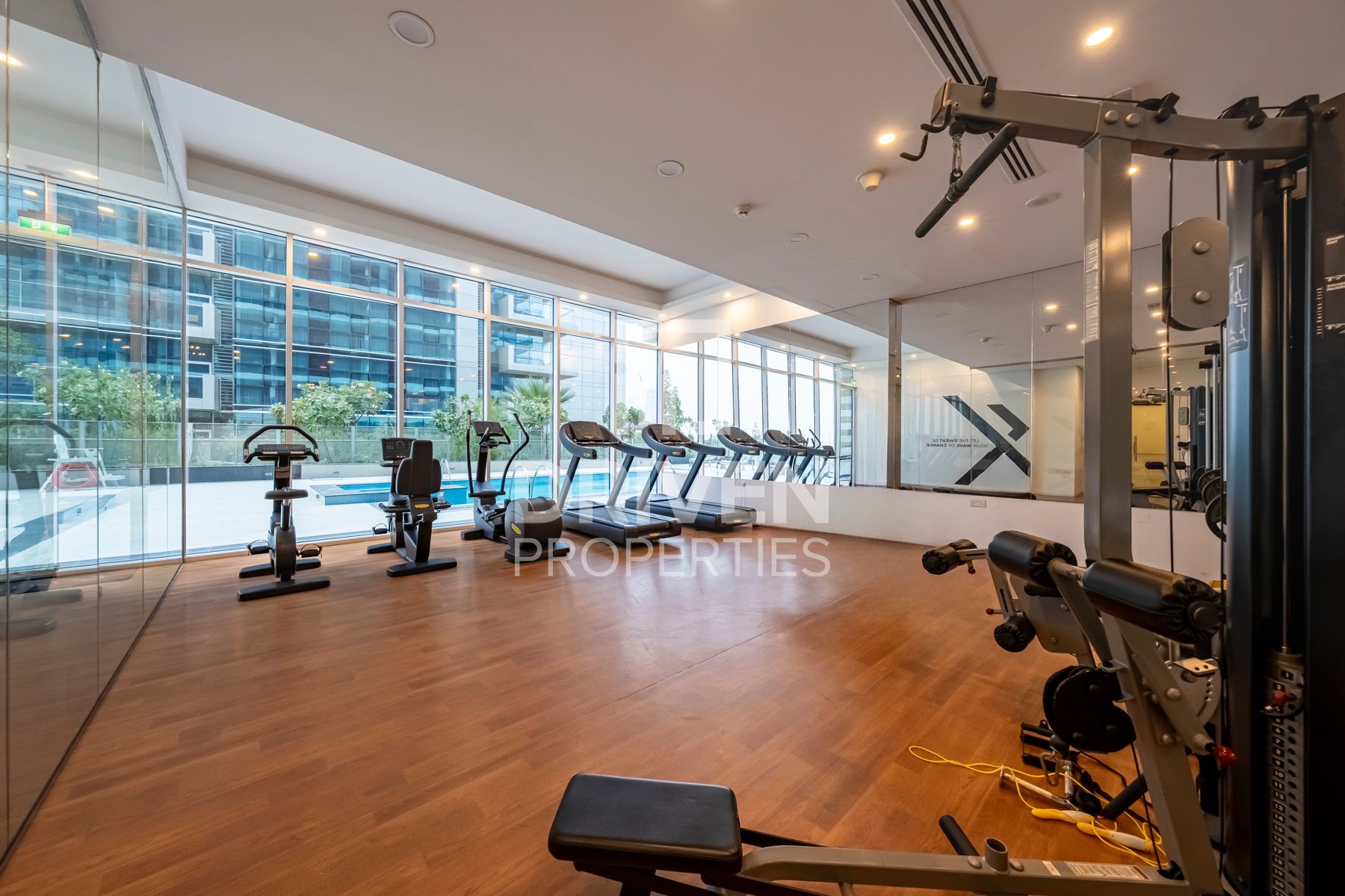 Large and Bright Canal View Ready to Move In