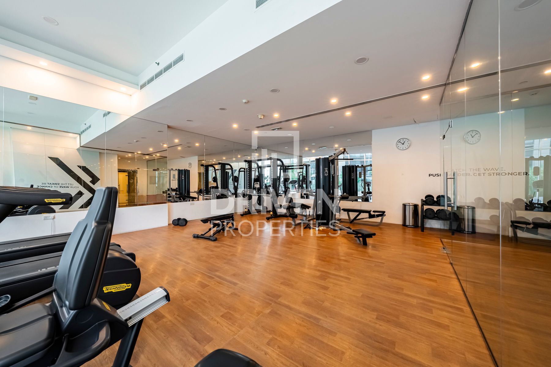 Large and Bright Canal View Ready to Move In