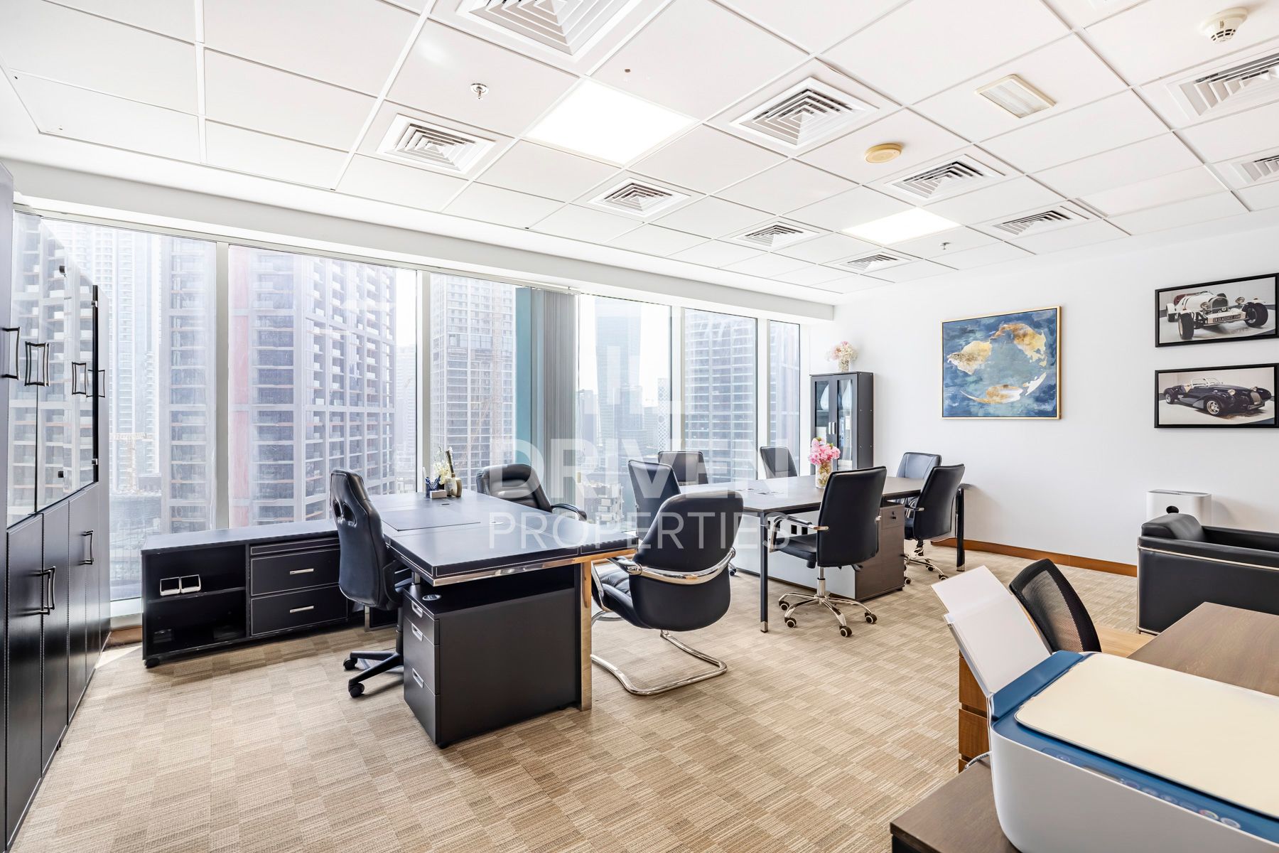 Fully Fitted Prime Location High-End