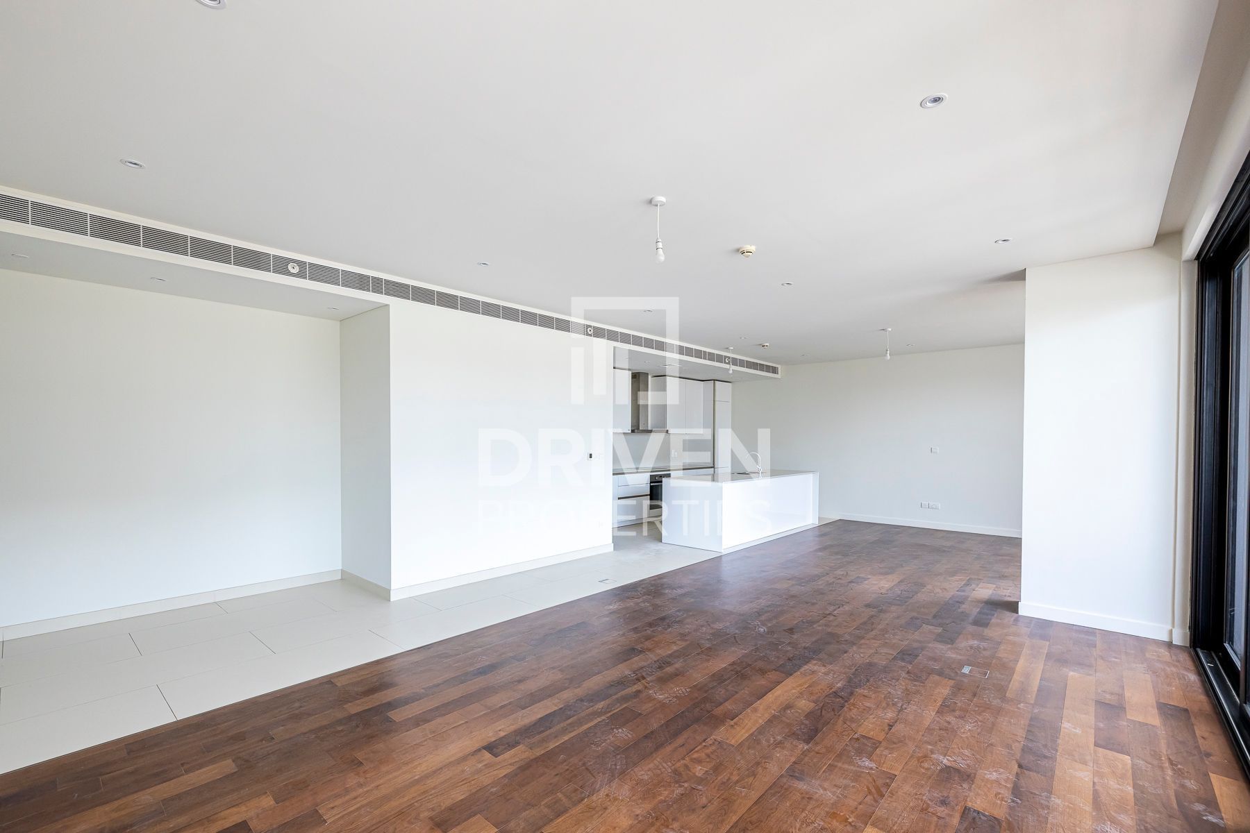 Stunning and Bright Maids Room Boulevard View