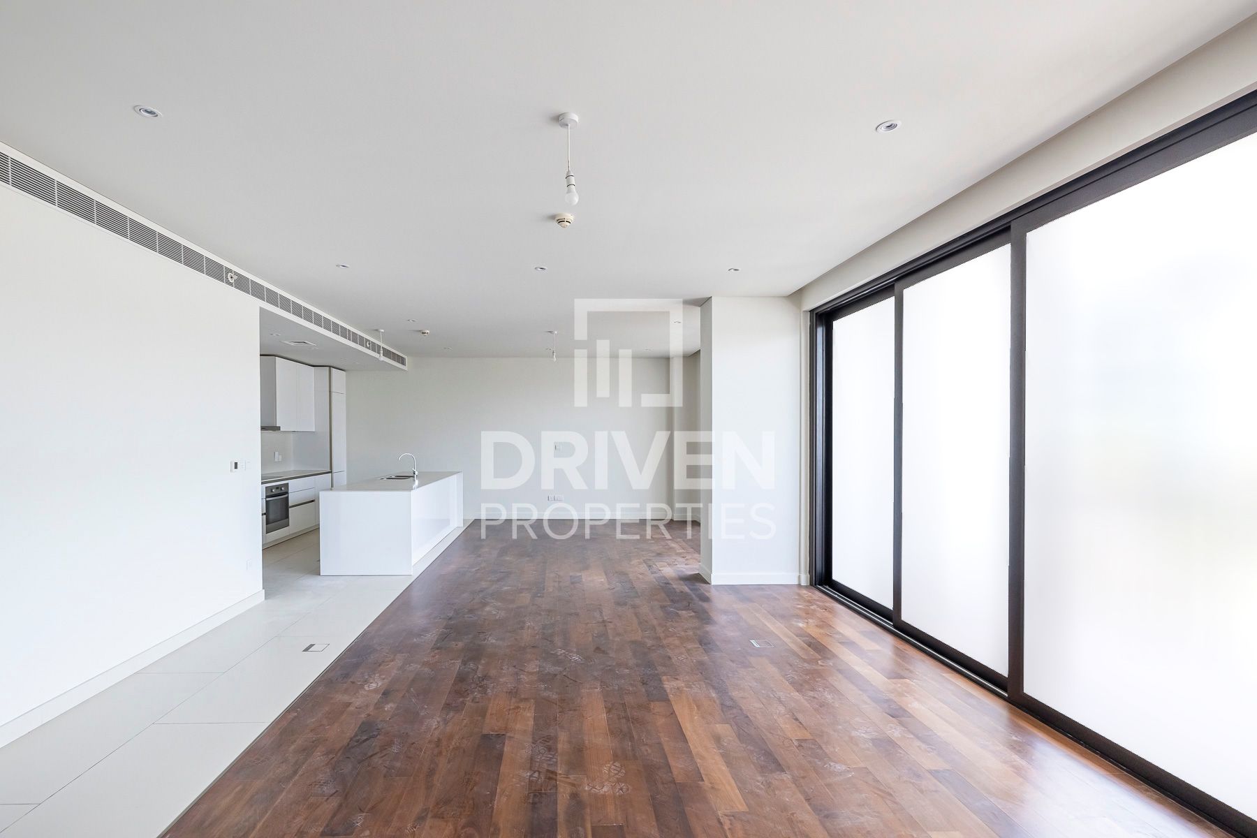 Stunning and Bright Maids Room Boulevard View