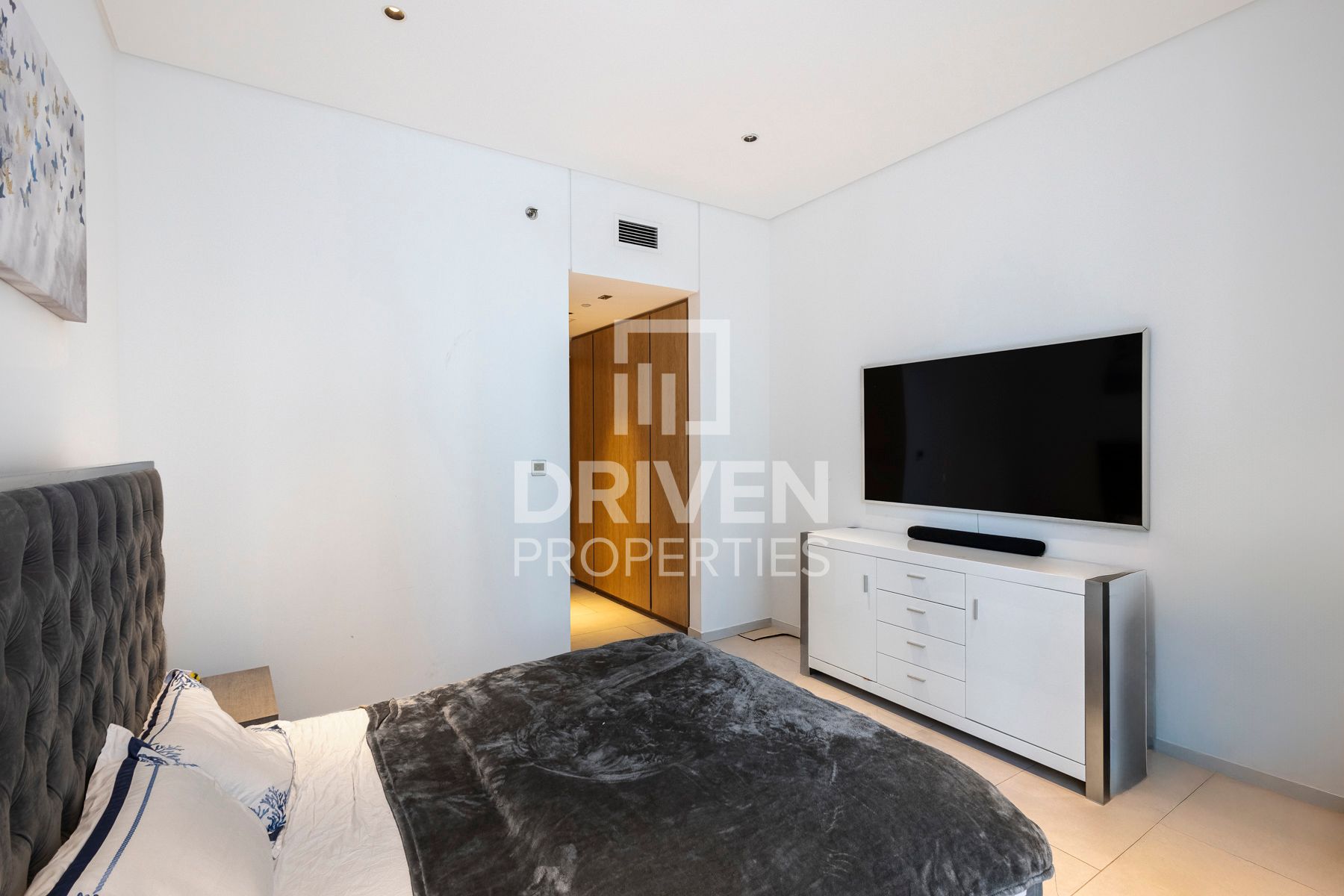 Burj Khalifa View Vacant Fully Furnished