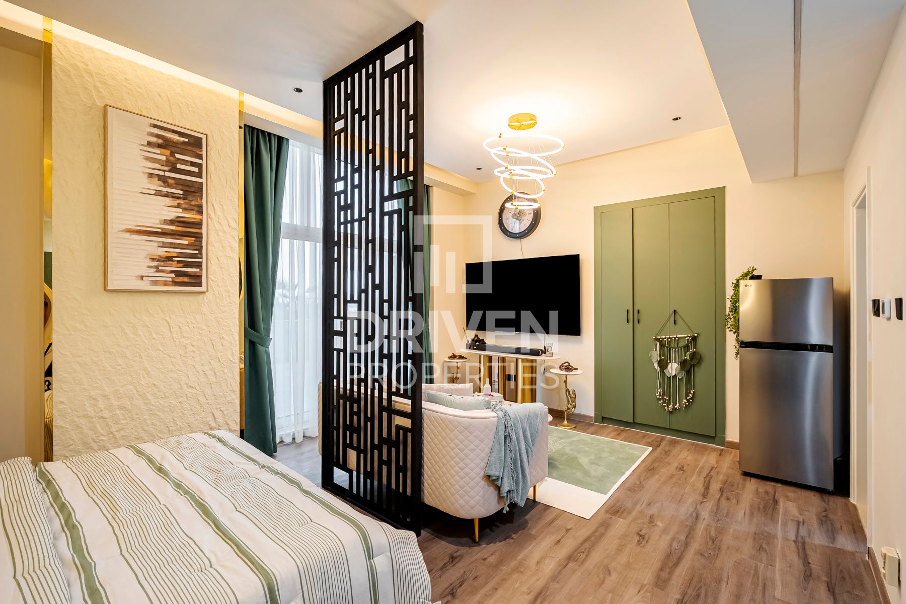 Modern Studio Stunning Burj Khalifa Vista