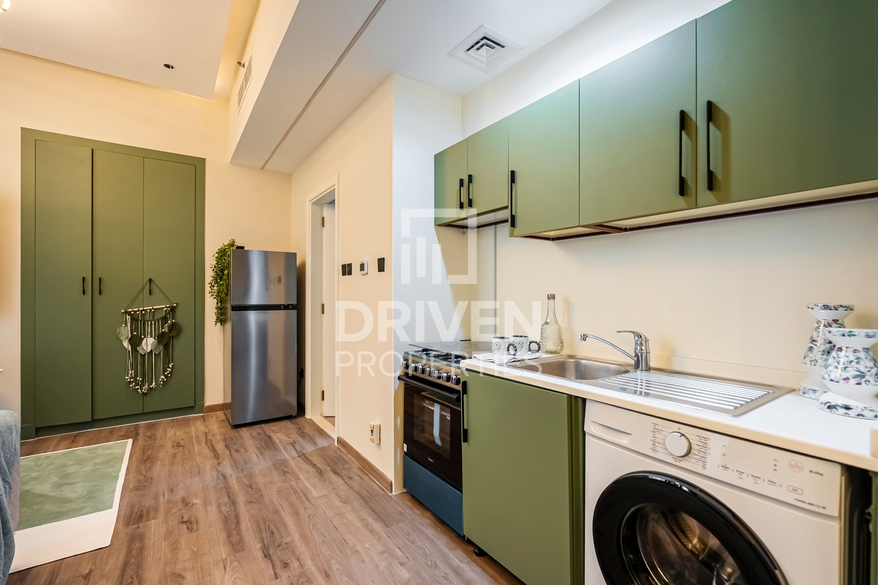 Modern Studio Stunning Burj Khalifa Vista