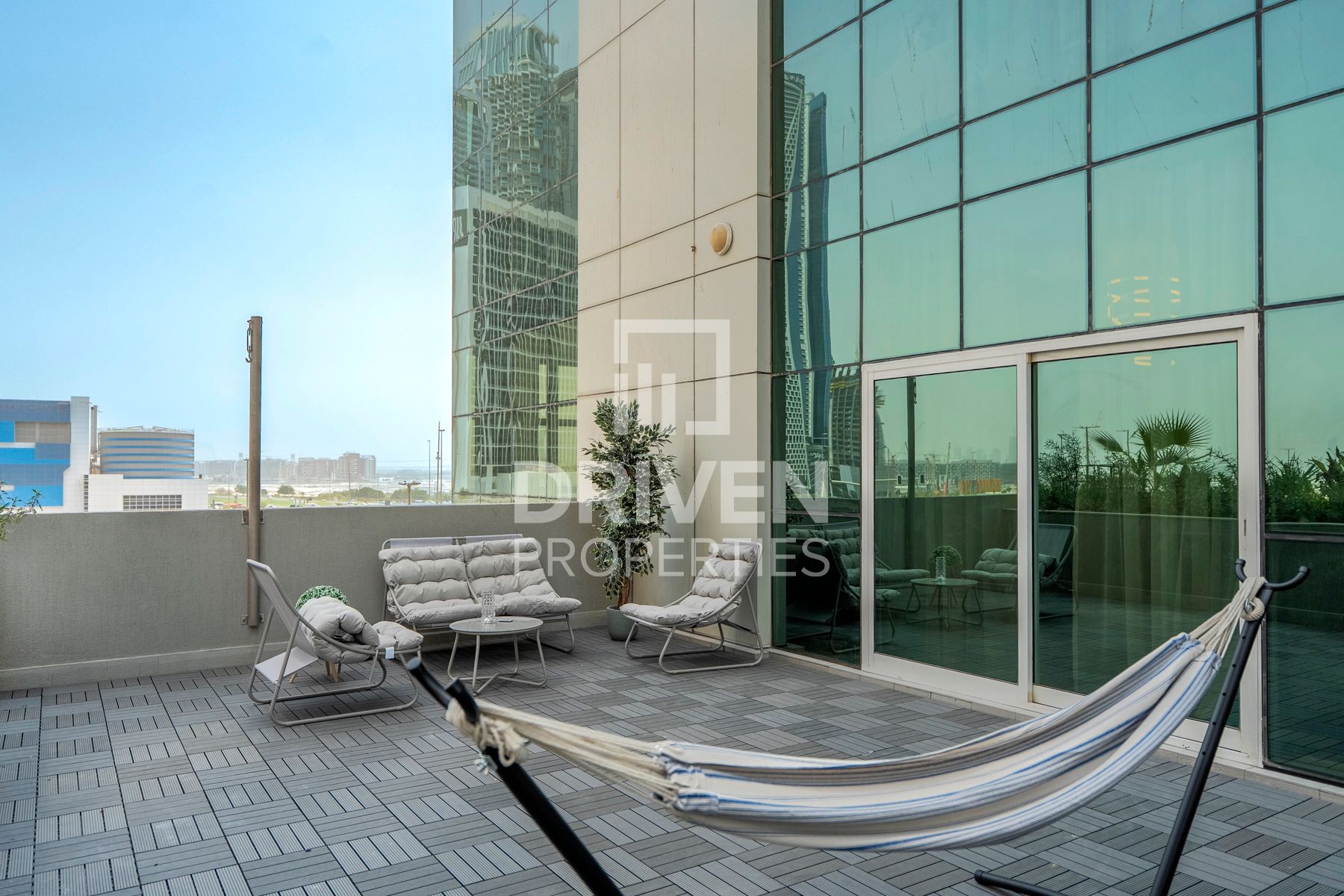 Modern Studio Stunning Burj Khalifa Vista