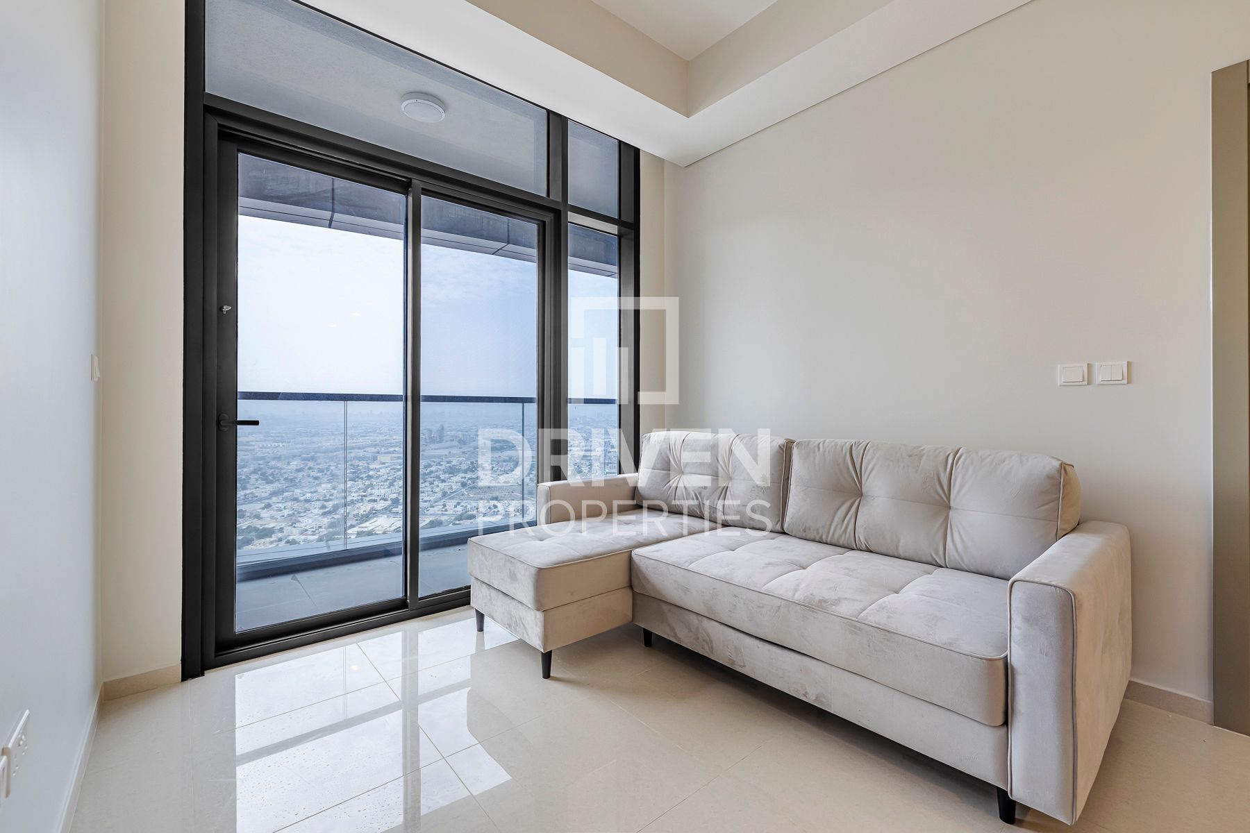 High Floor Fully Furnished Cozy Unit