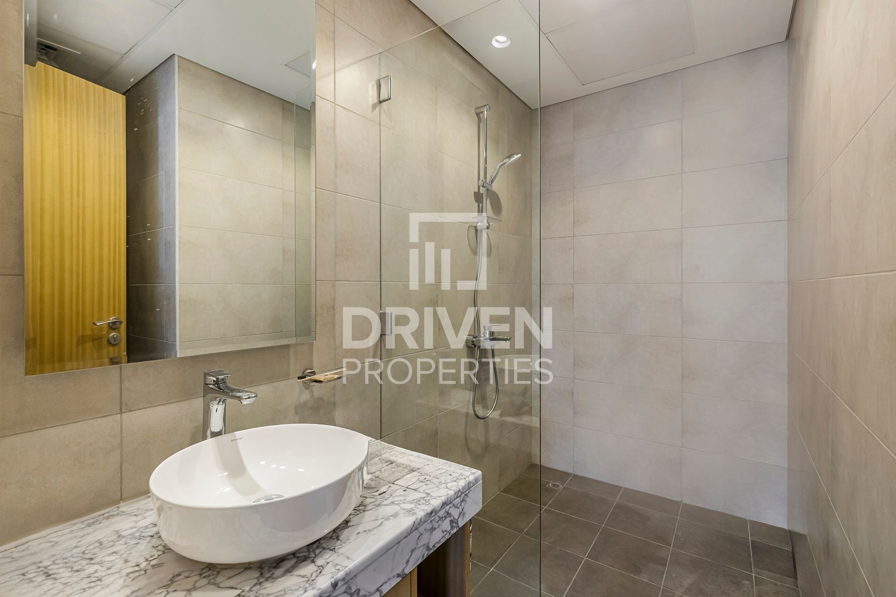 High Floor Fully Furnished Cozy Unit