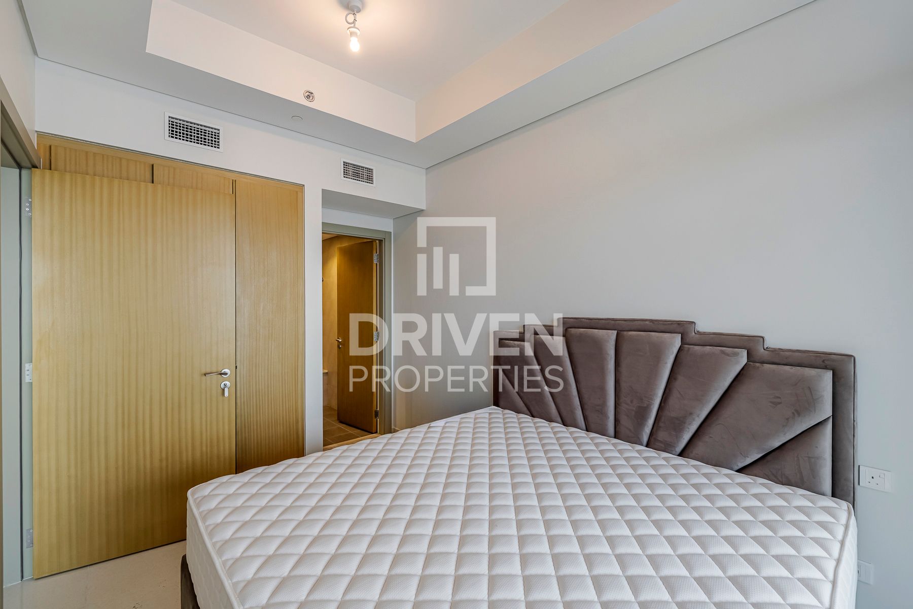 High Floor Fully Furnished Cozy Unit