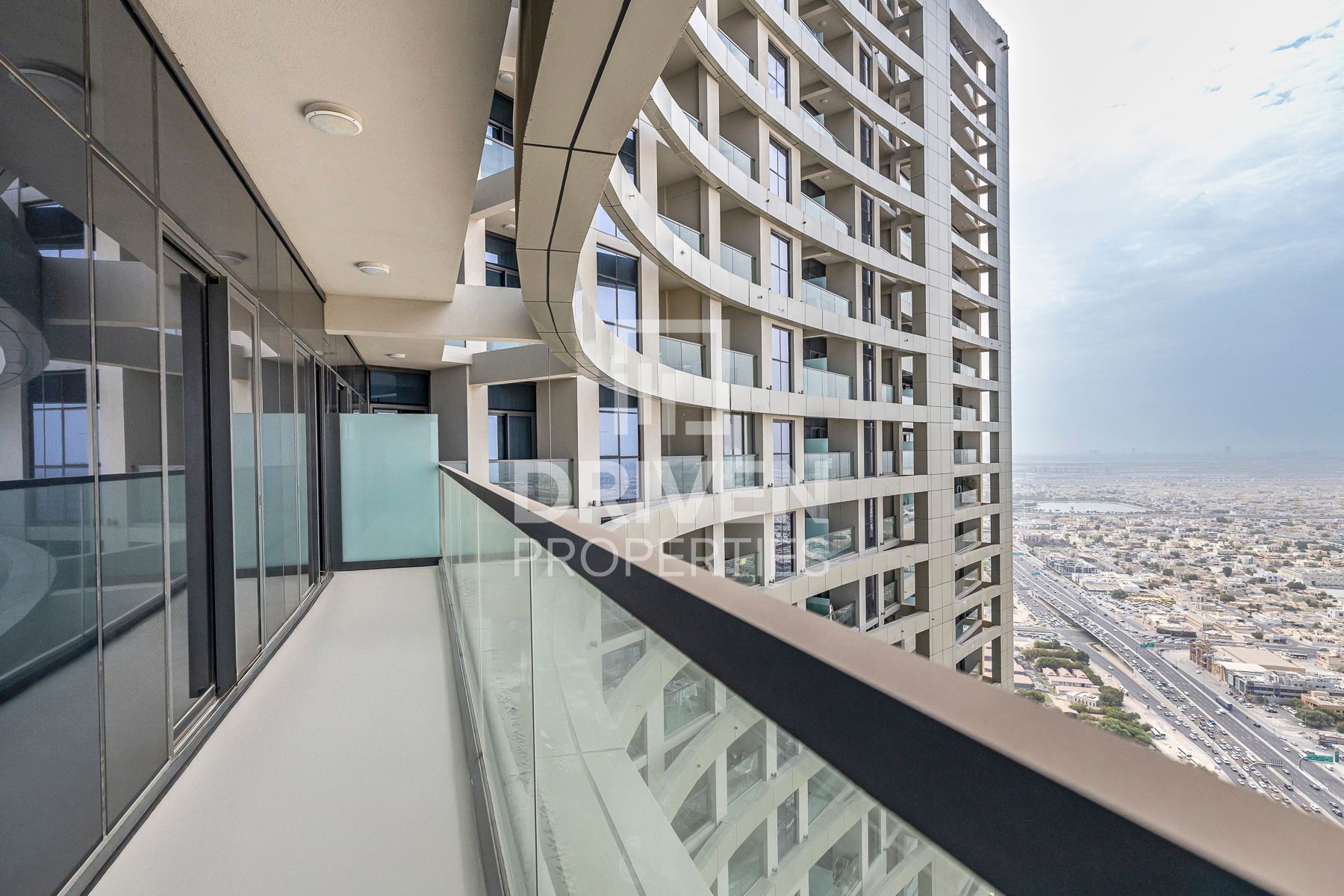 High Floor Fully Furnished Cozy Unit