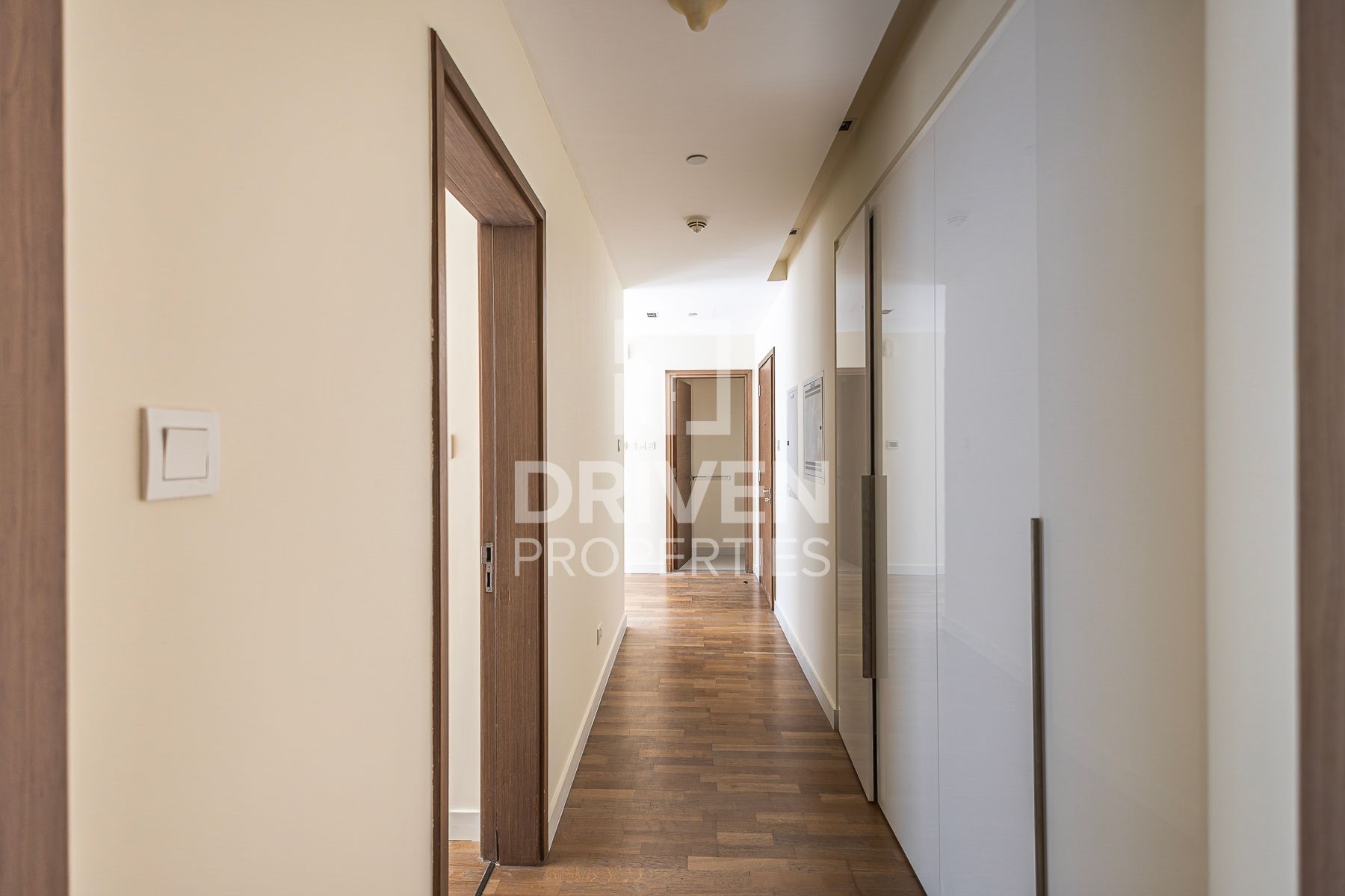 Ready to move in Great Location High Floor