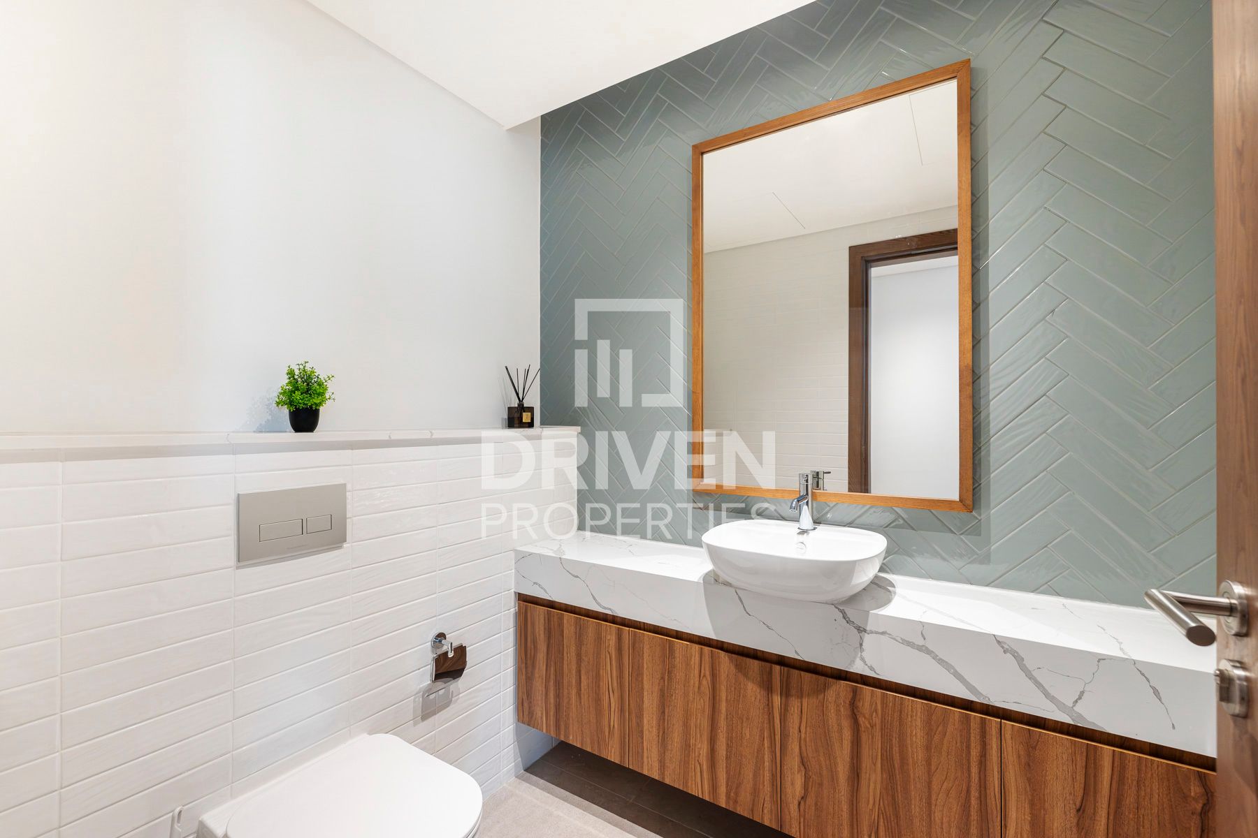 Top Floor Upgraded Corner Unit Vacant