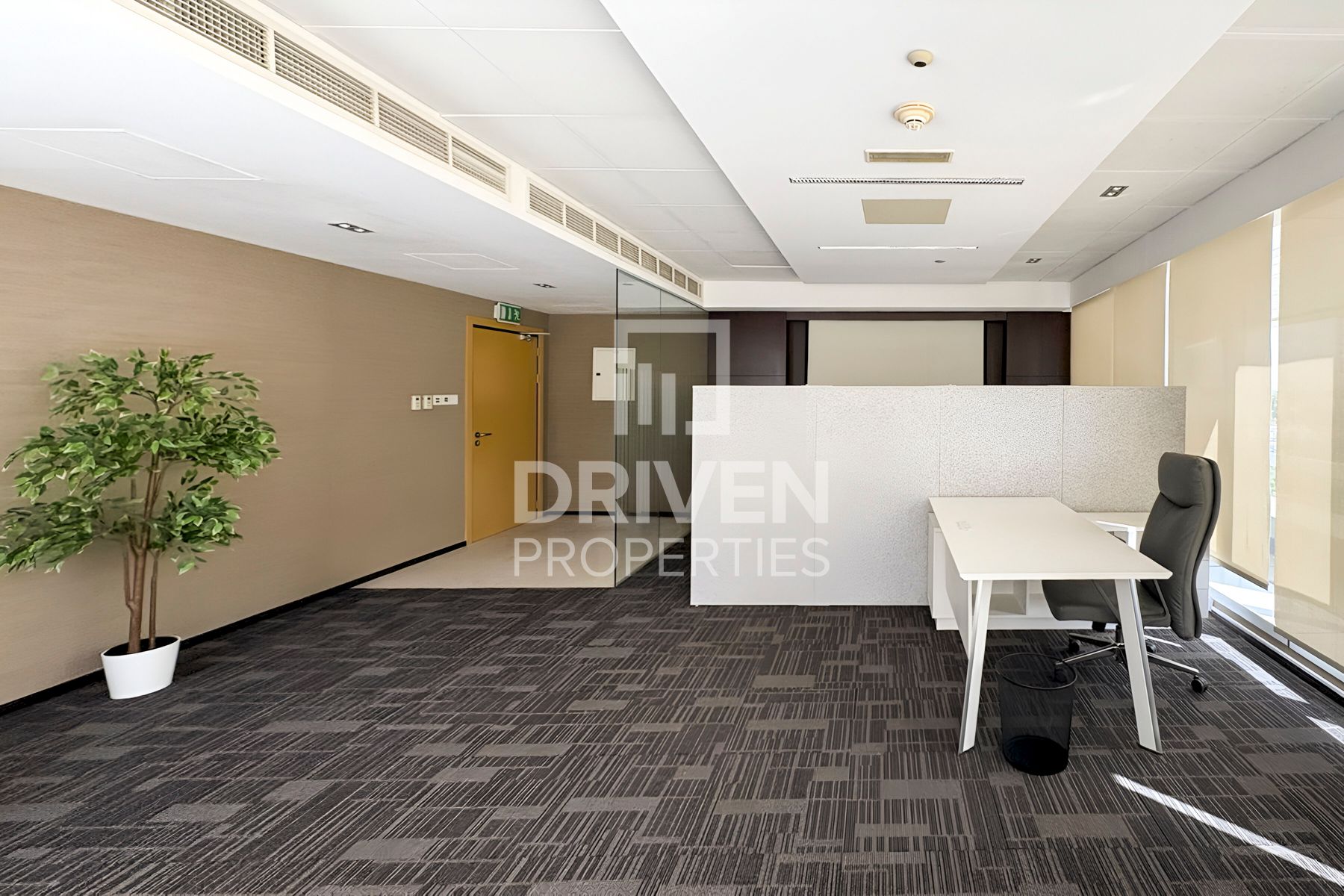 Fully Furnished office Huge Layout Lake View