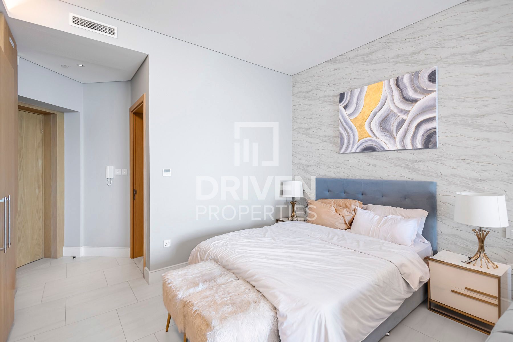 Modern Layout Furnished Best Location