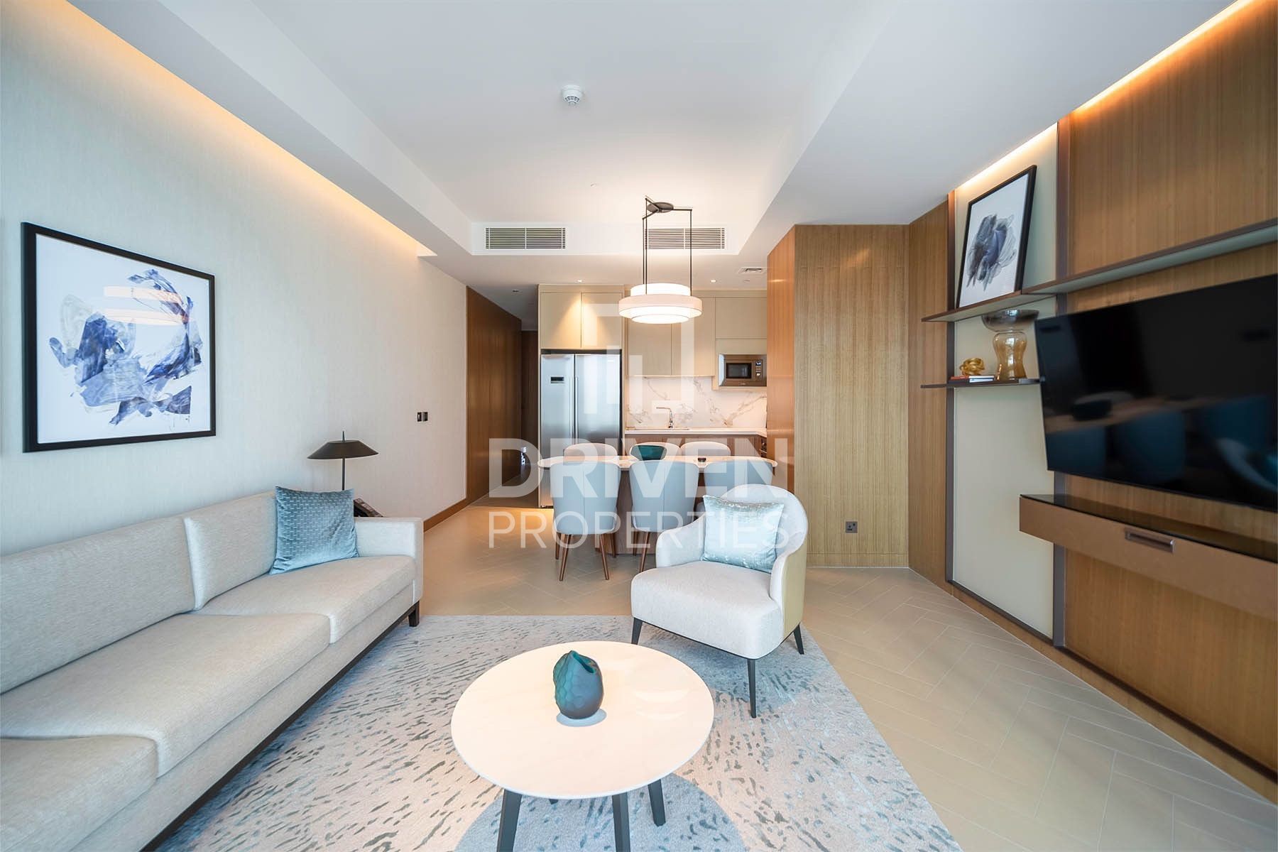 Burj Khalifa and Fountain Views Spacious Unit