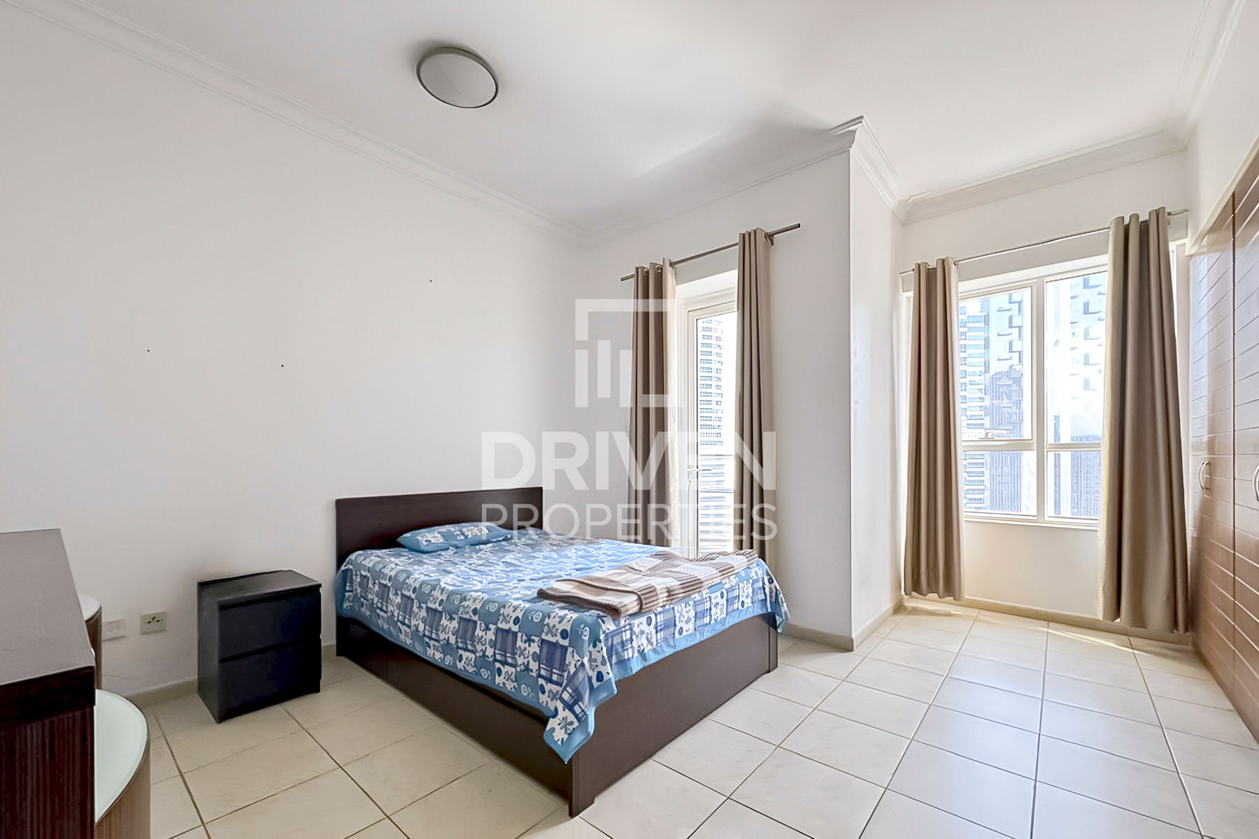 Furnished Ready to move in High Floor