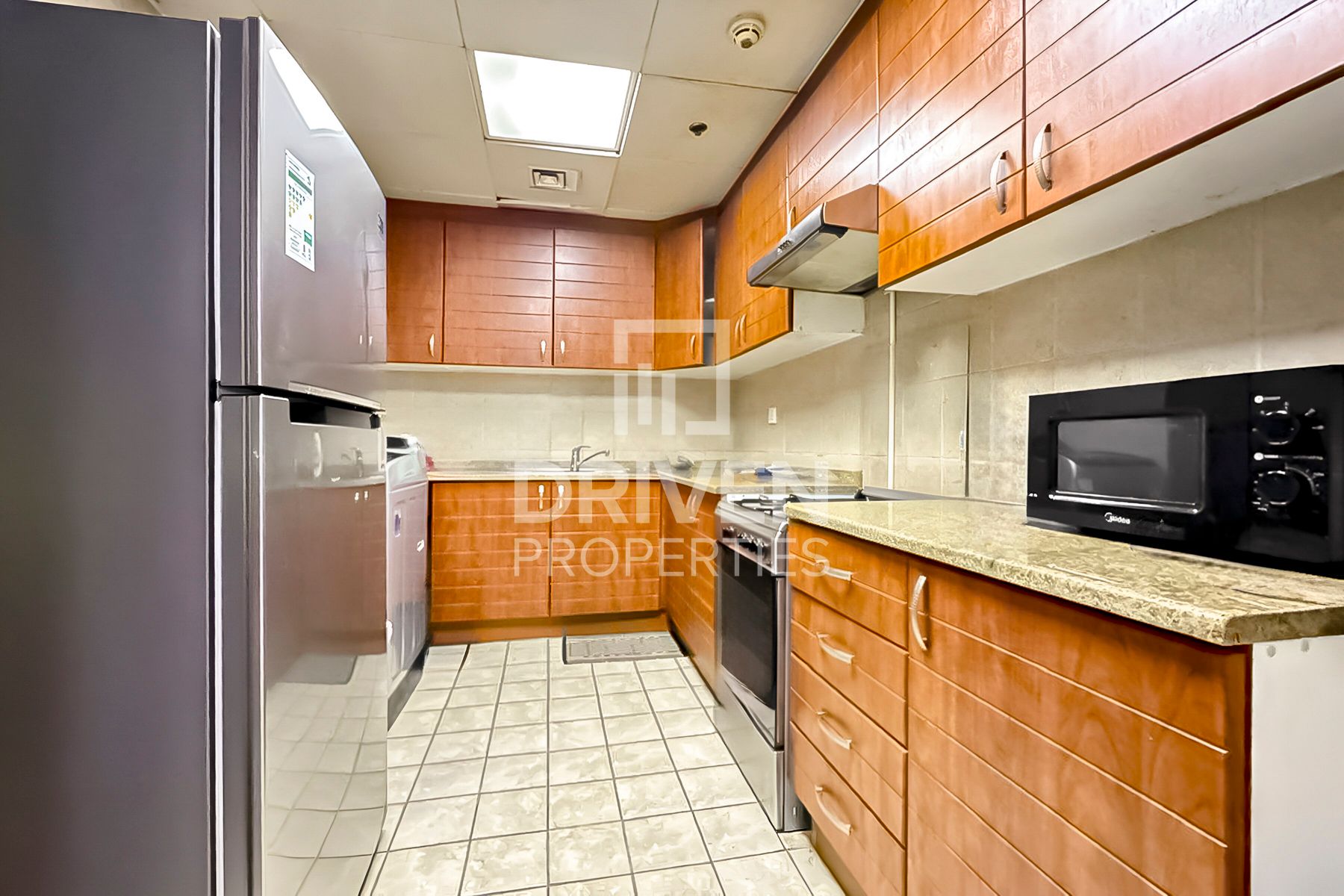 Furnished Ready to move in High Floor