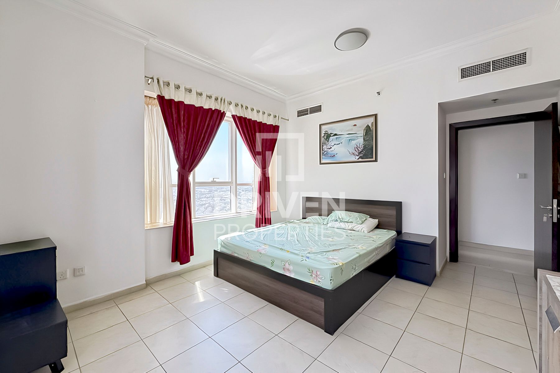 Furnished Ready to move in High Floor