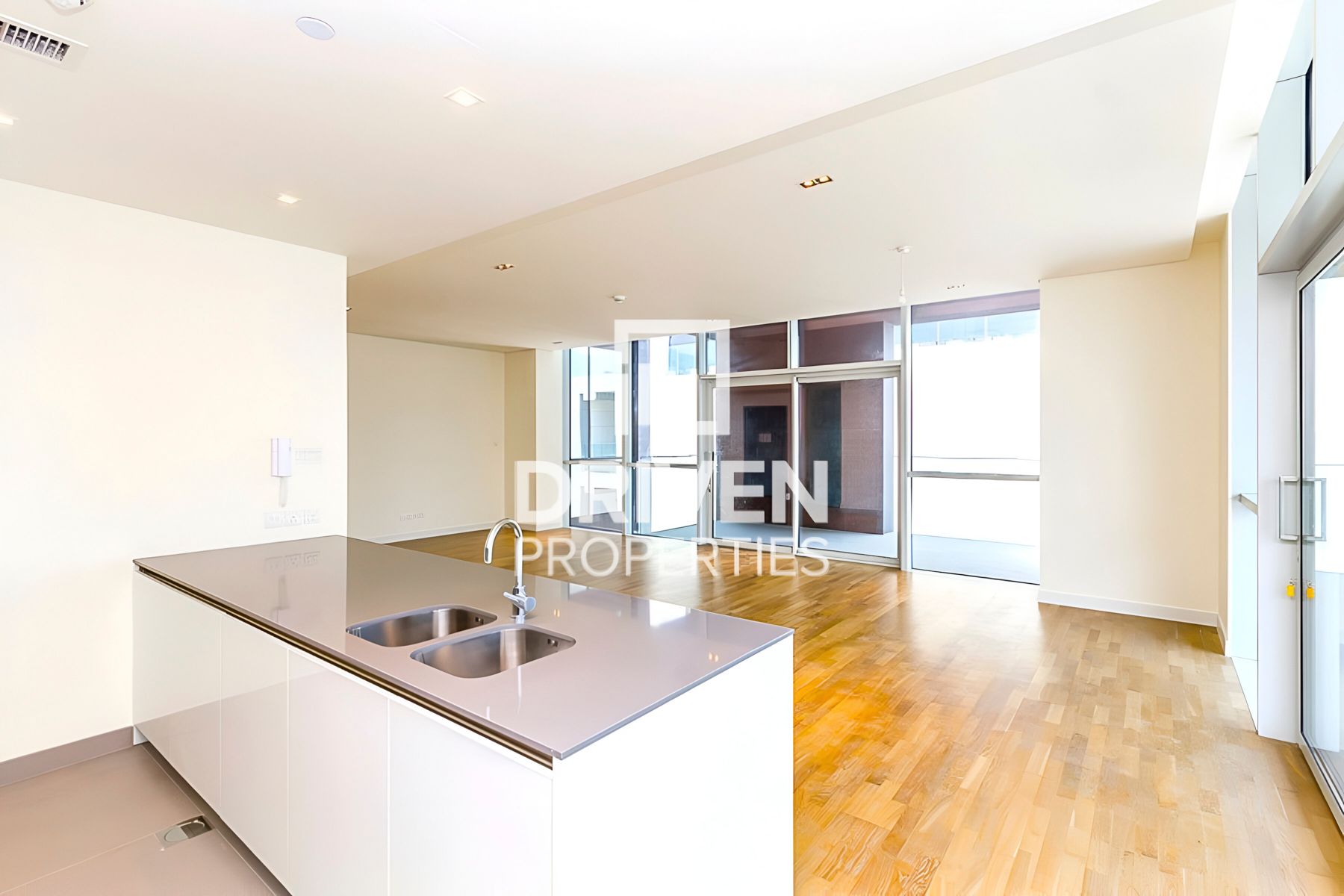 Ready to move in and Spacious Apartment Well-managed