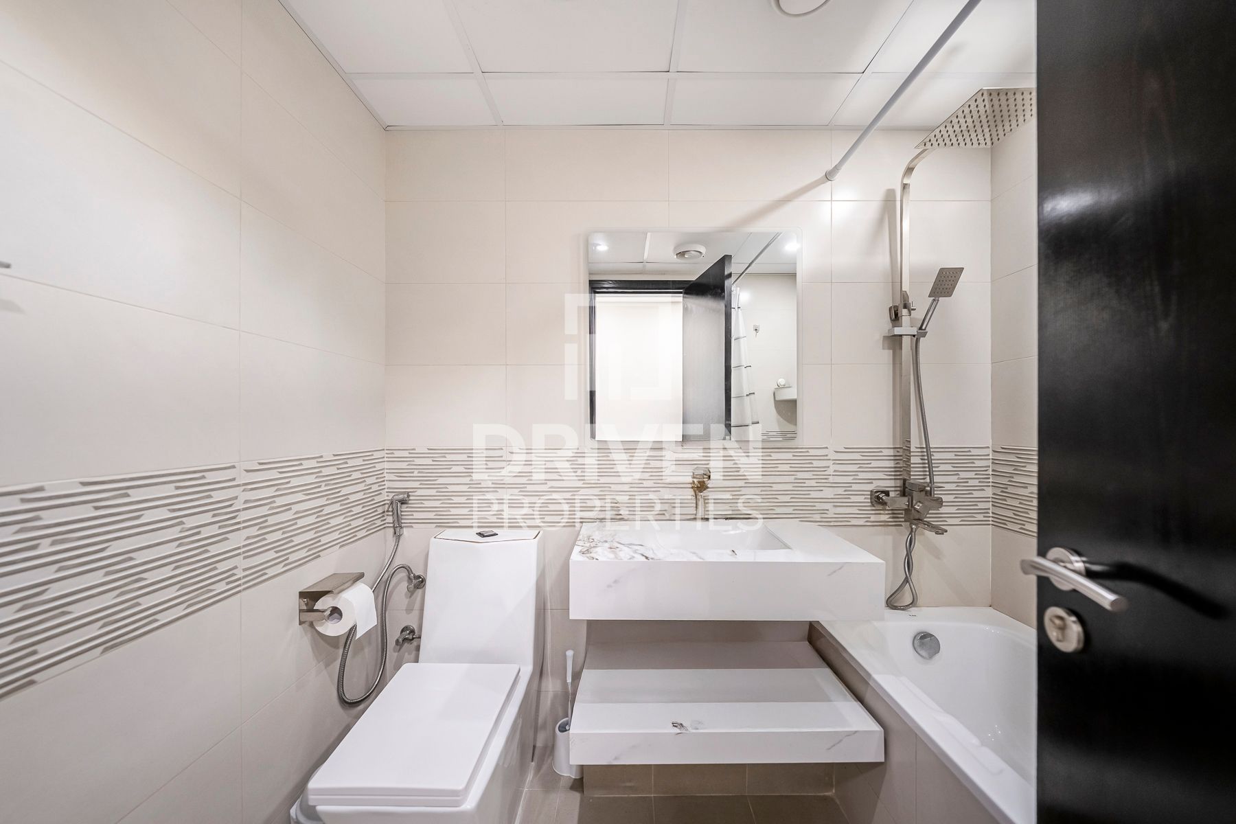 Vacant on Transfer Lake View Upgraded