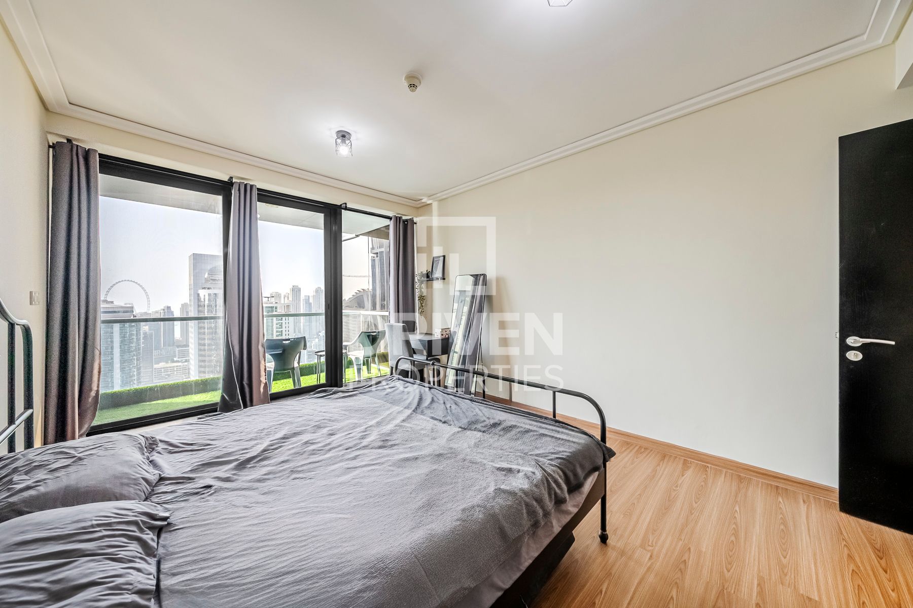 Vacant on Transfer Lake View Upgraded