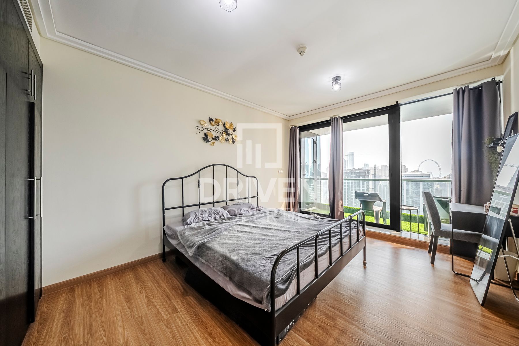 Vacant on Transfer Lake View Upgraded