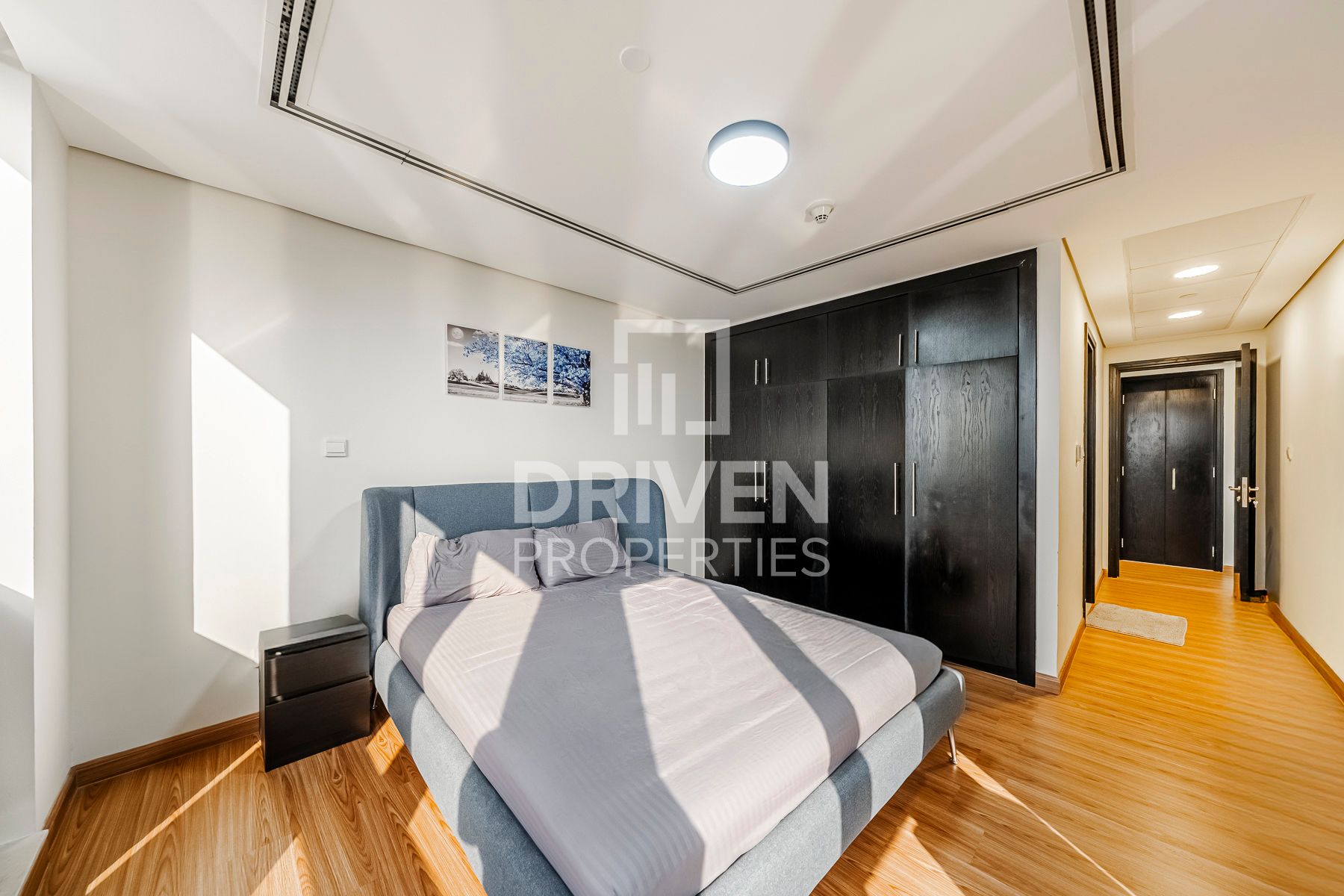 Vacant on Transfer Lake View Upgraded