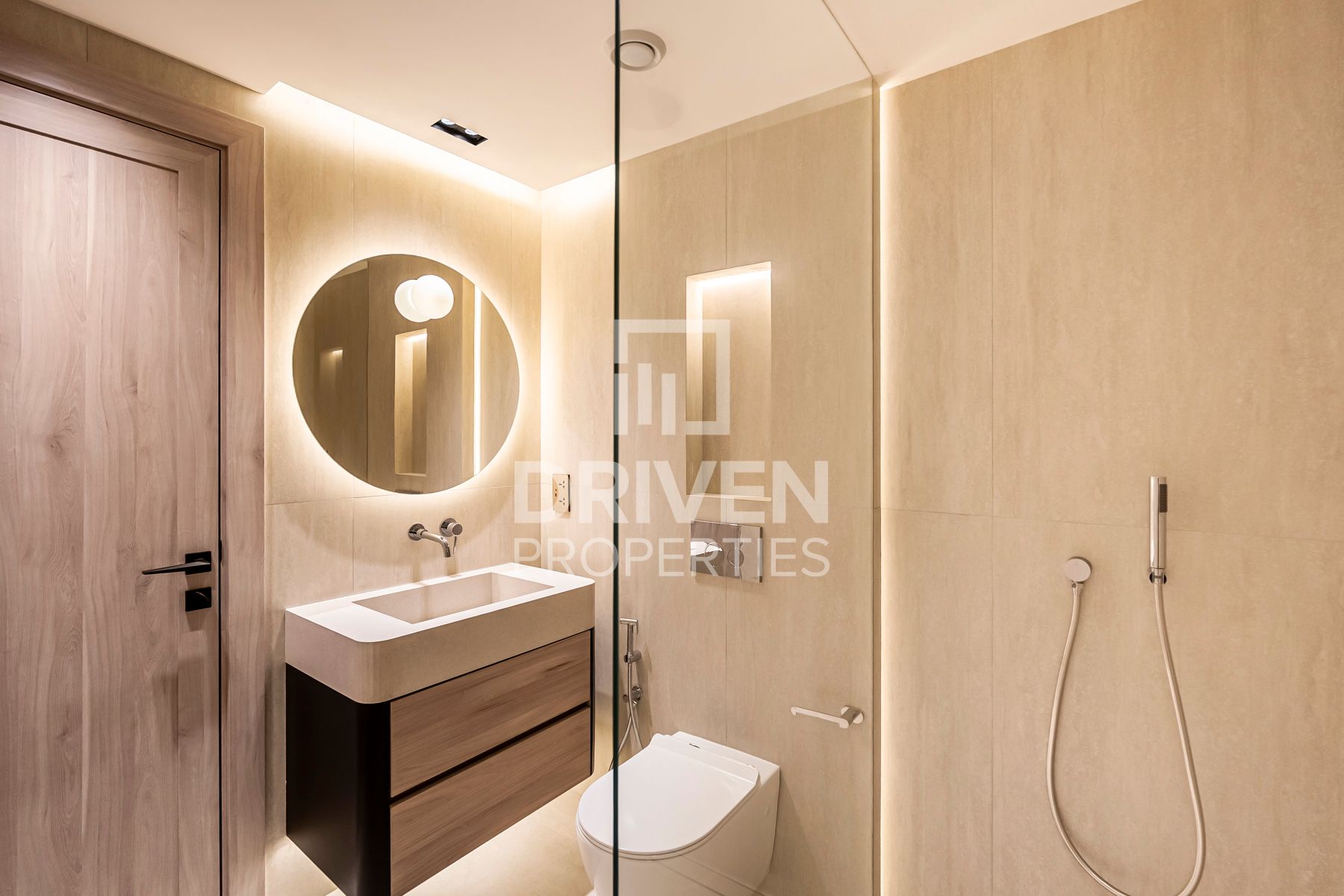 Premium Location Spacious Layout Lake View