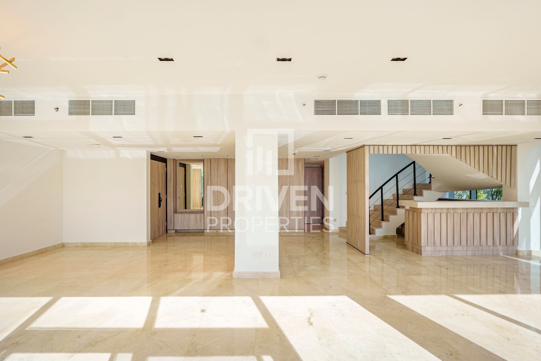 Premium Location Spacious Layout Lake View