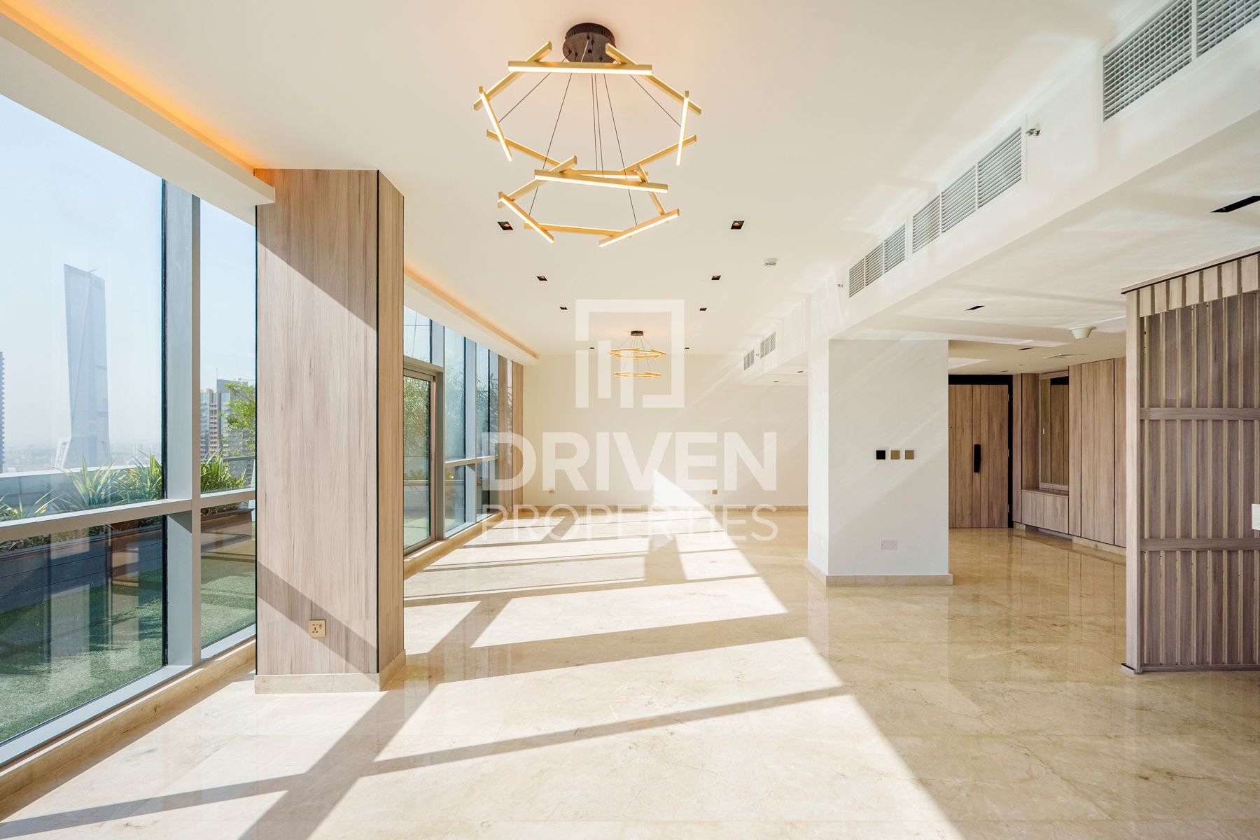 Premium Location Spacious Layout Lake View