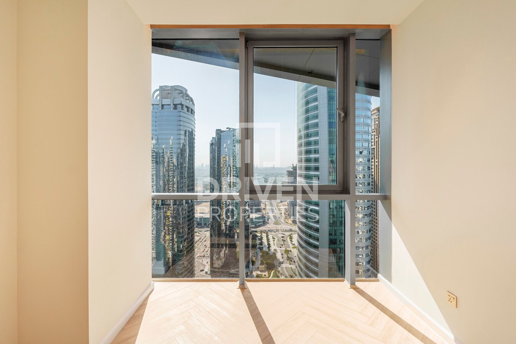 Premium Location Spacious Layout Lake View