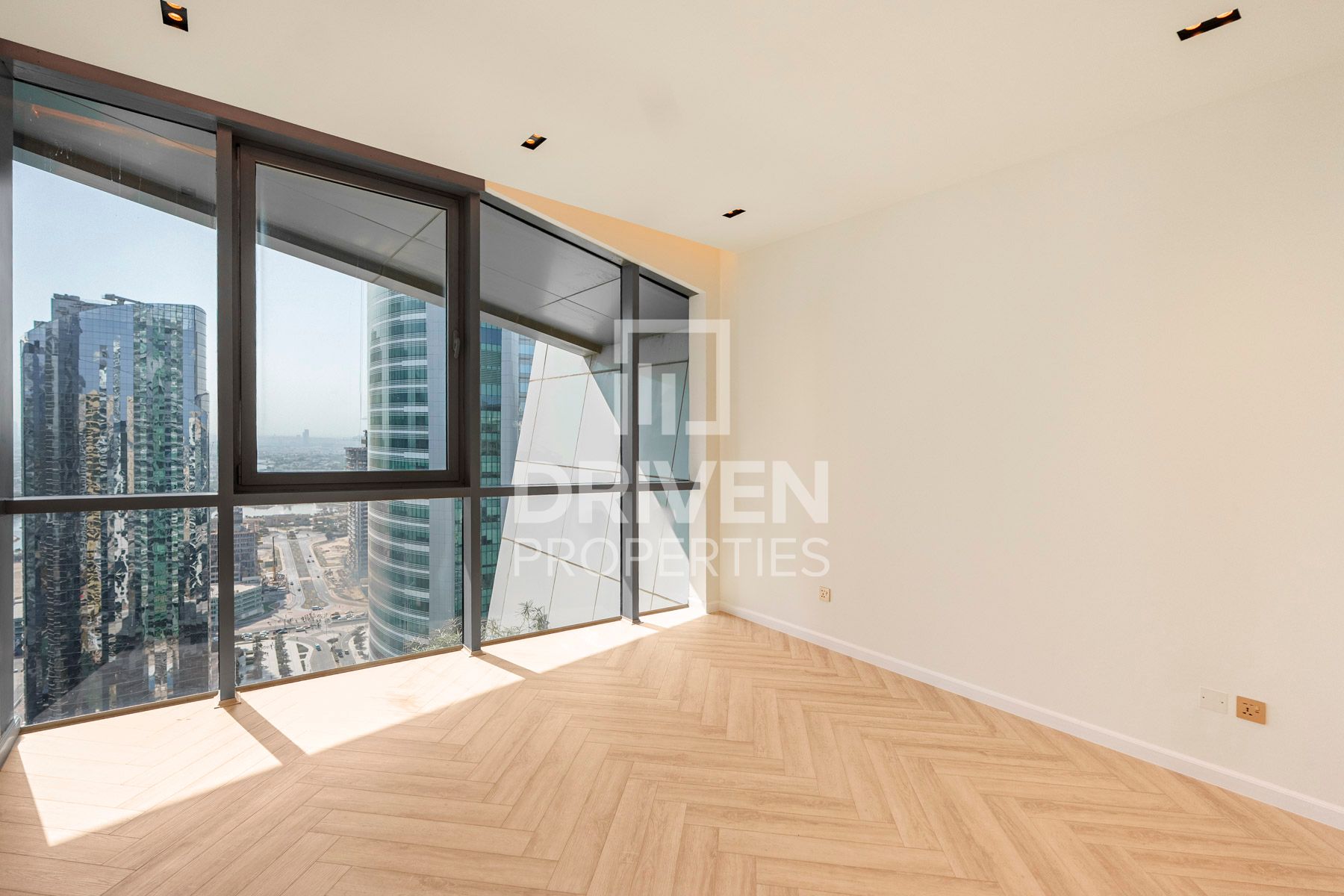 Premium Location Spacious Layout Lake View