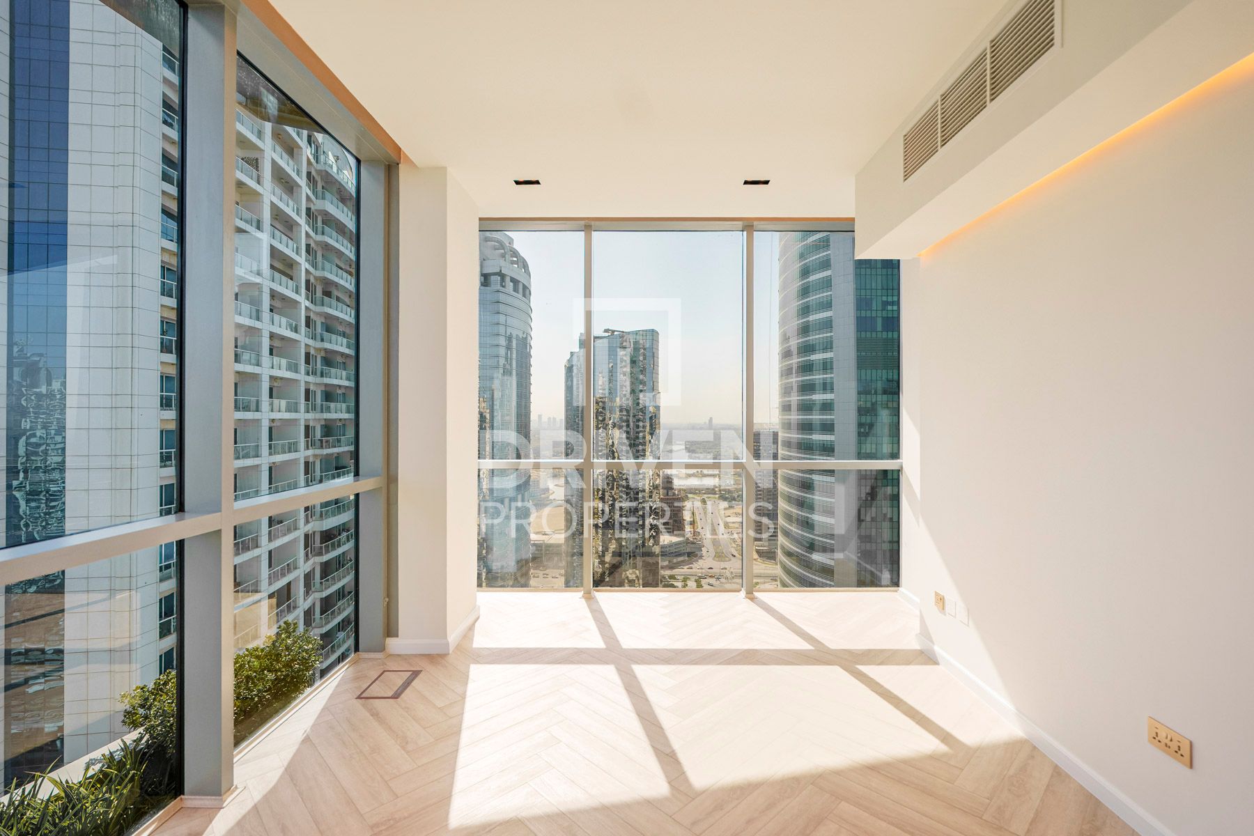 Premium Location Spacious Layout Lake View