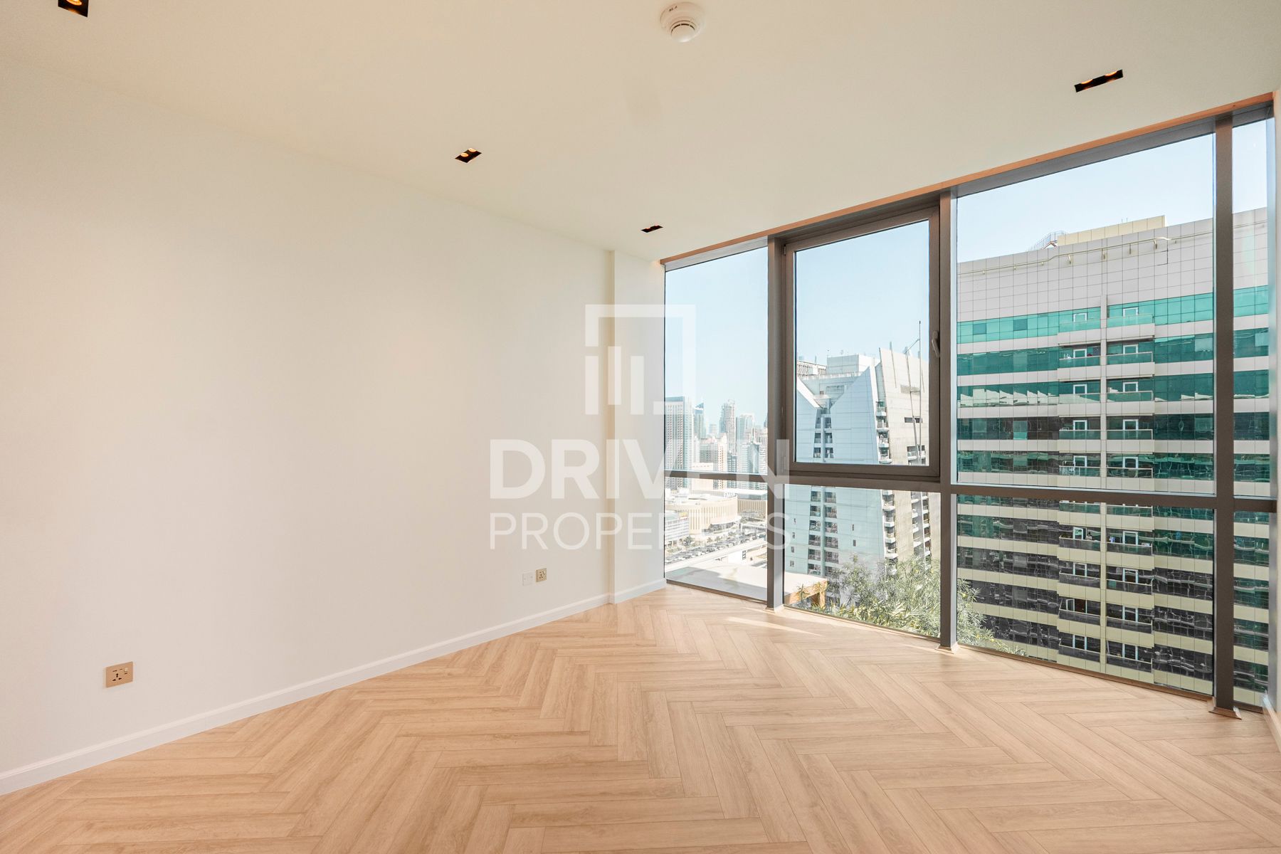 Premium Location Spacious Layout Lake View