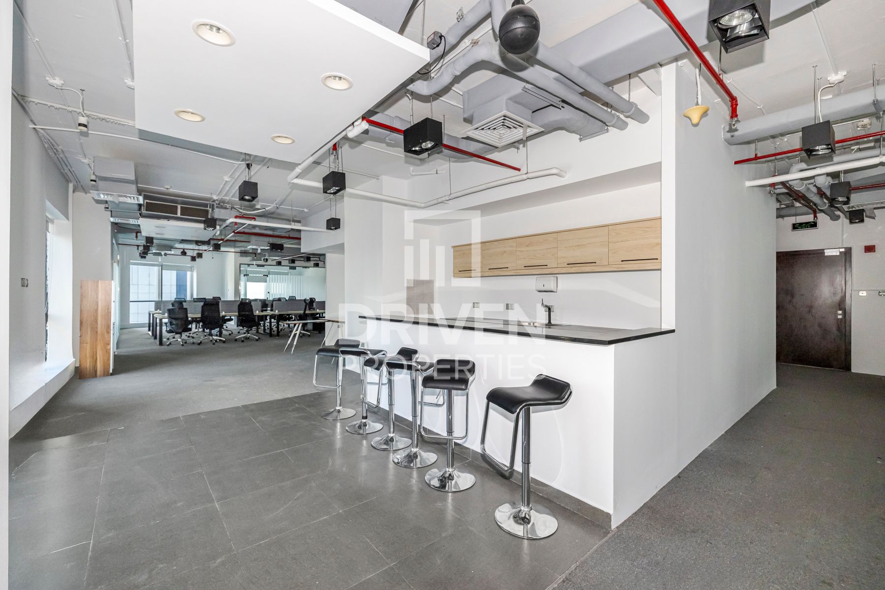 Spacious office Ideal Location Panoramic View