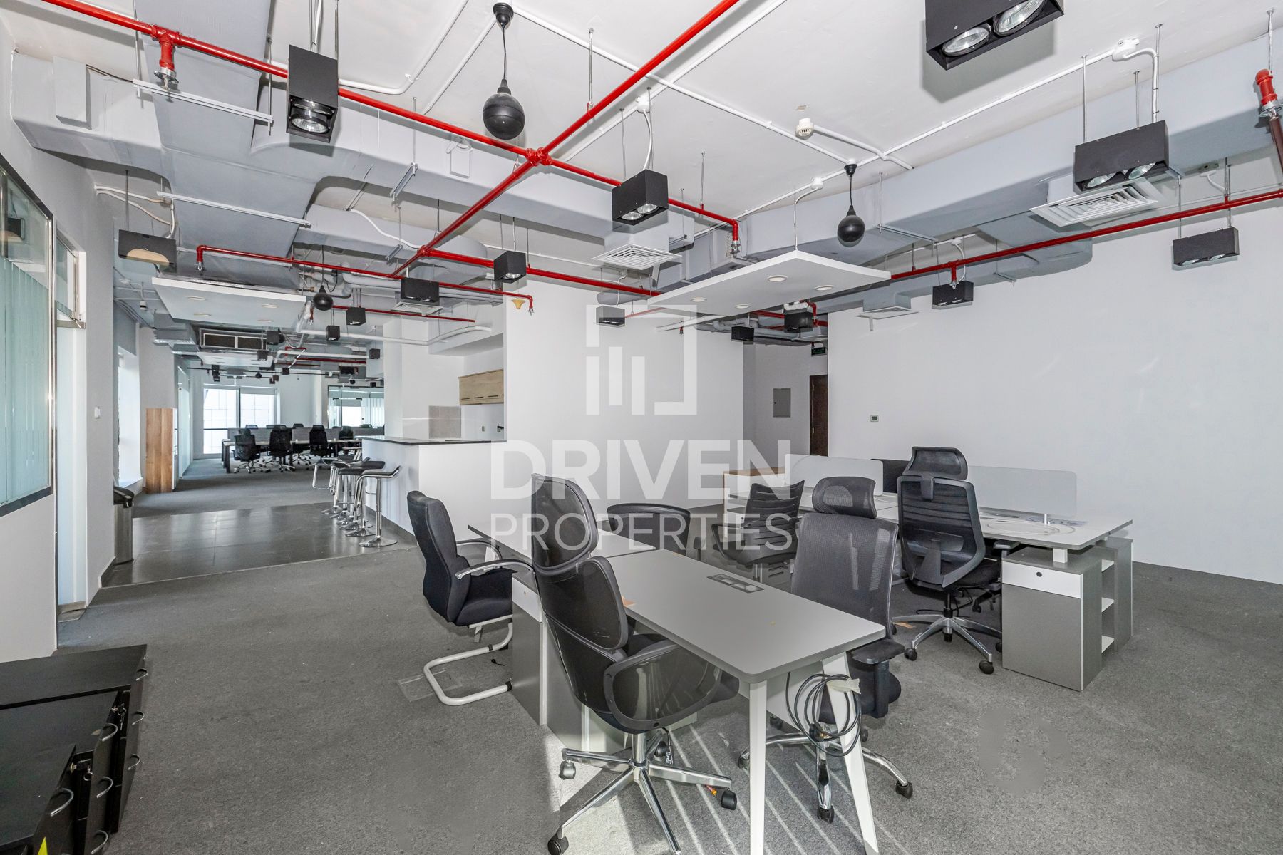 Spacious office Ideal Location Panoramic View