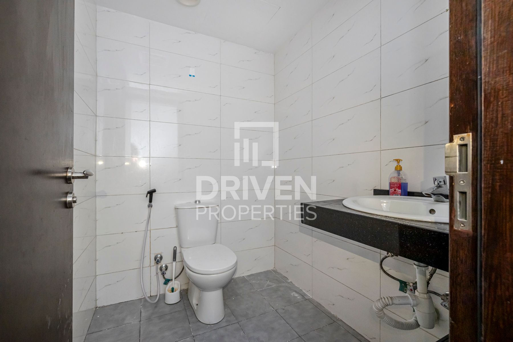 Spacious office Ideal Location Panoramic View