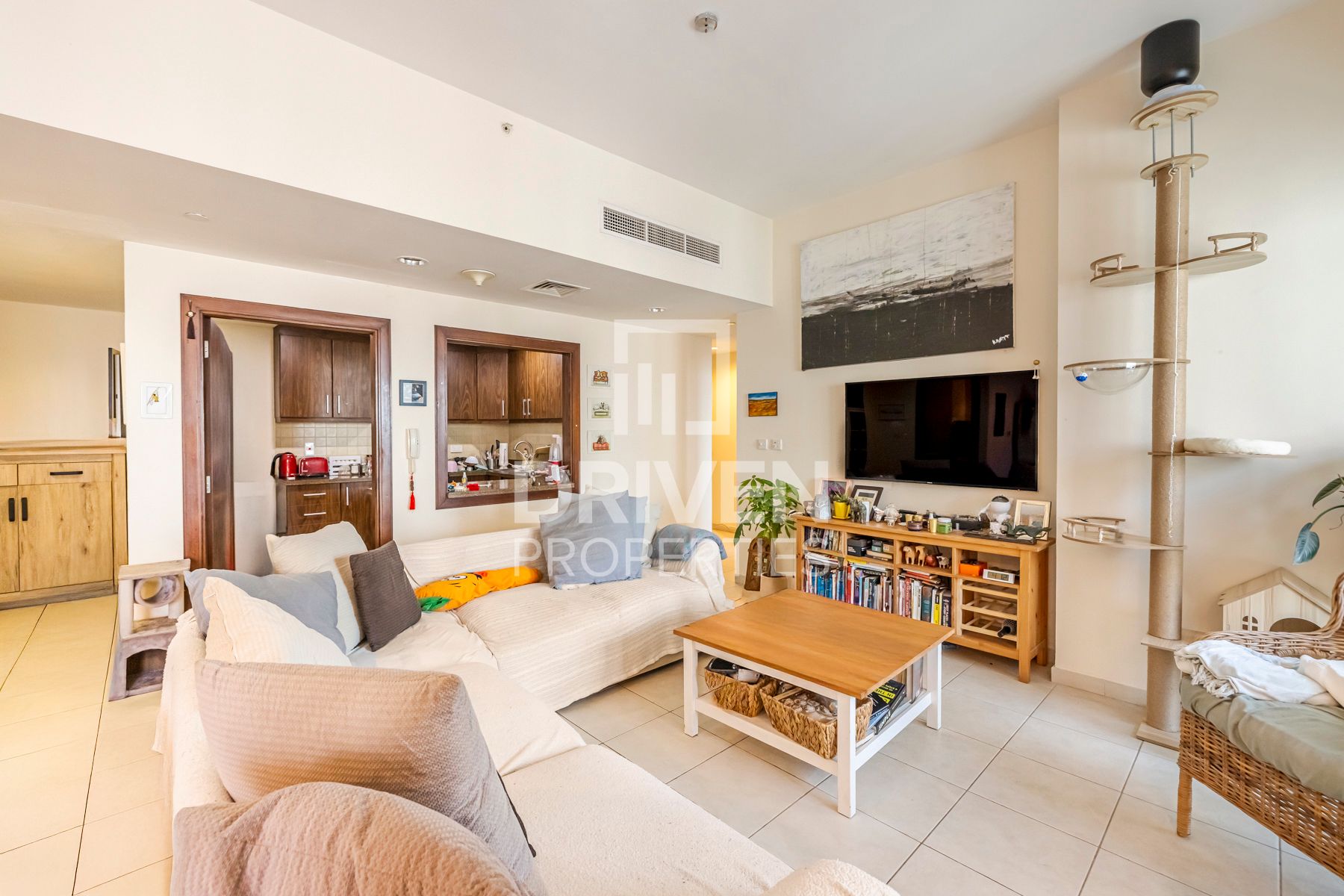 Spacious Layout Rented Great Investment