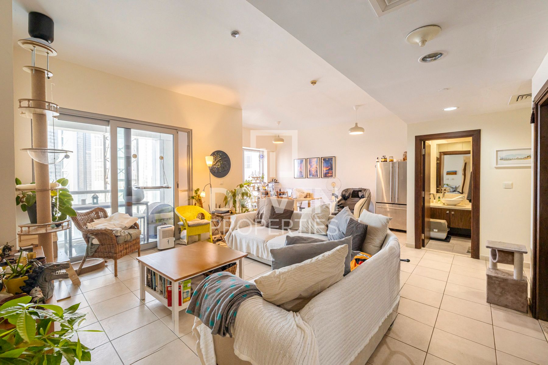 Spacious Layout Rented Great Investment