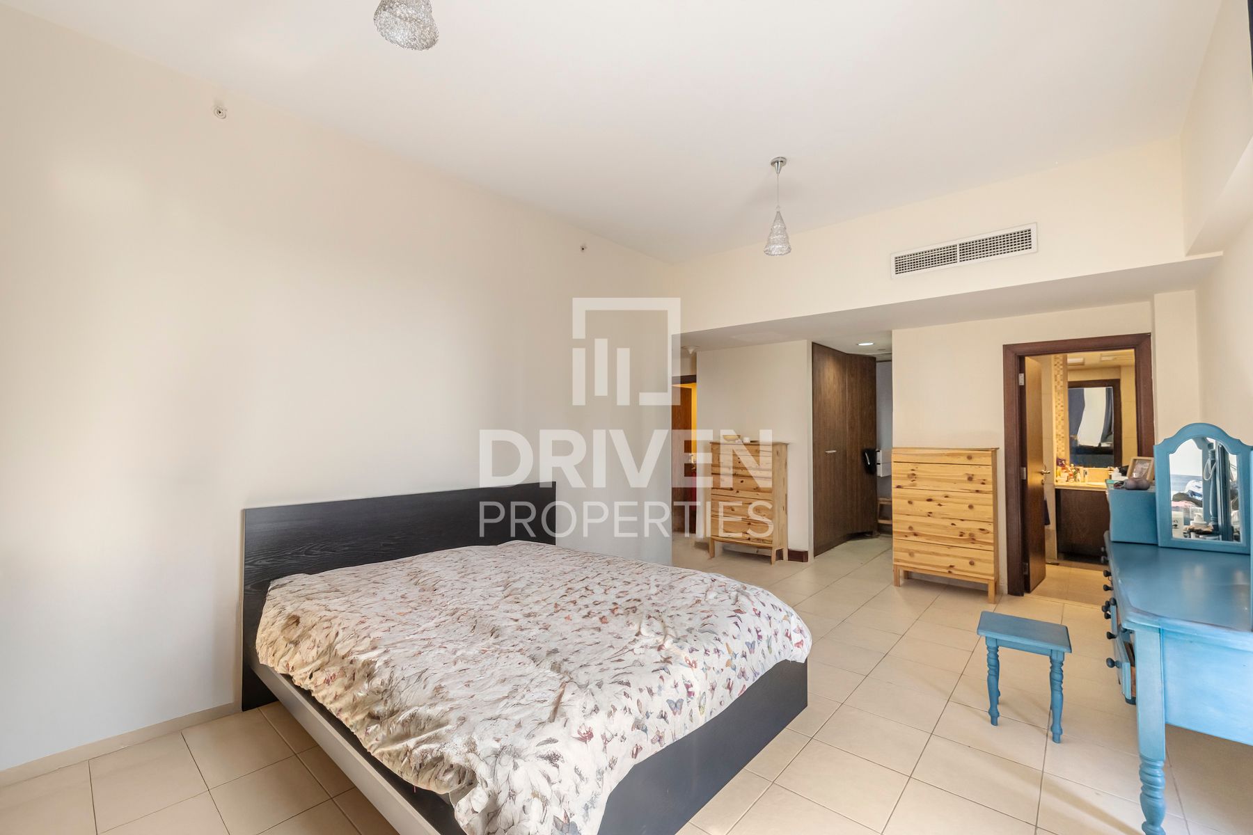 Spacious Layout Rented Great Investment