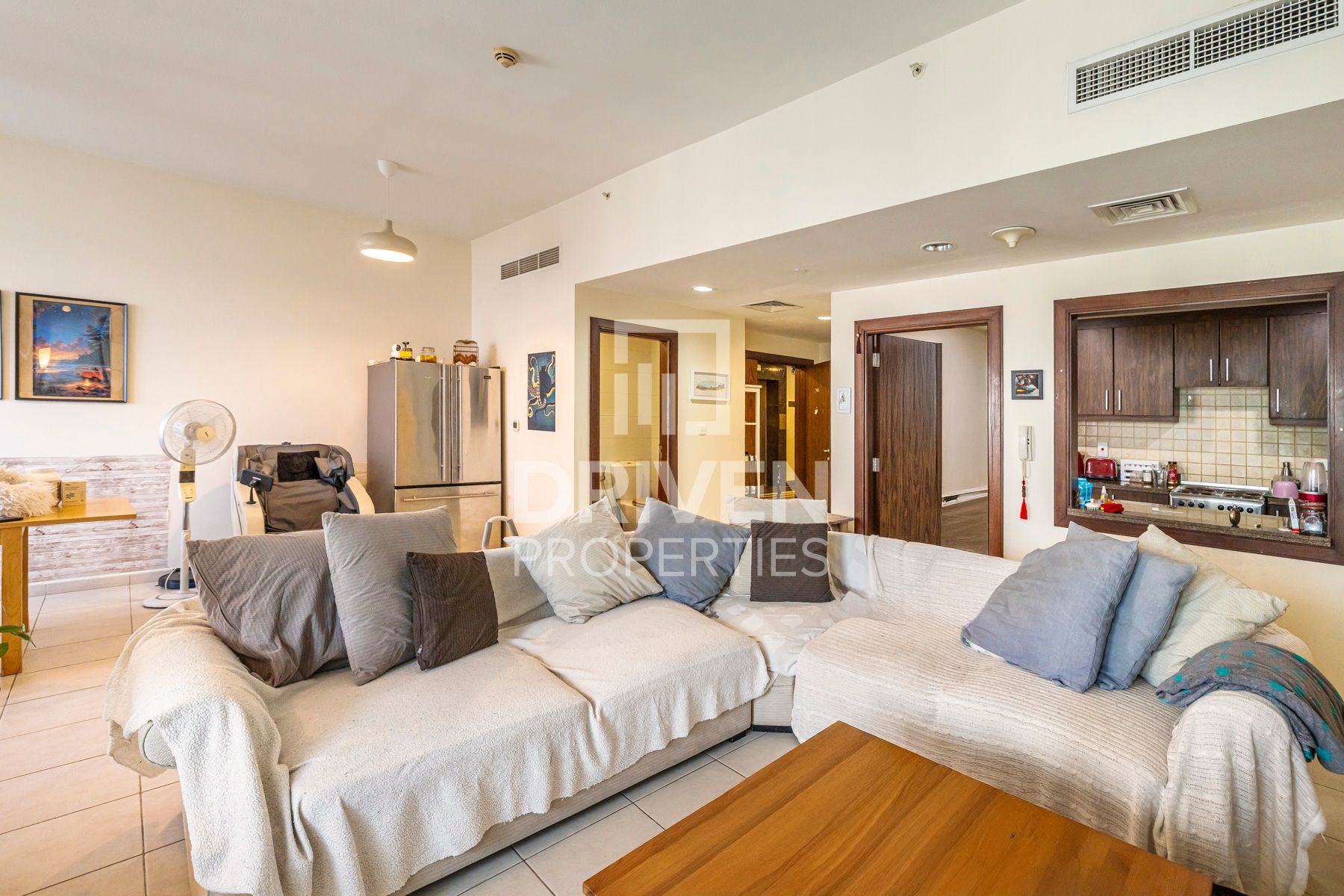 Spacious Layout Rented Great Investment