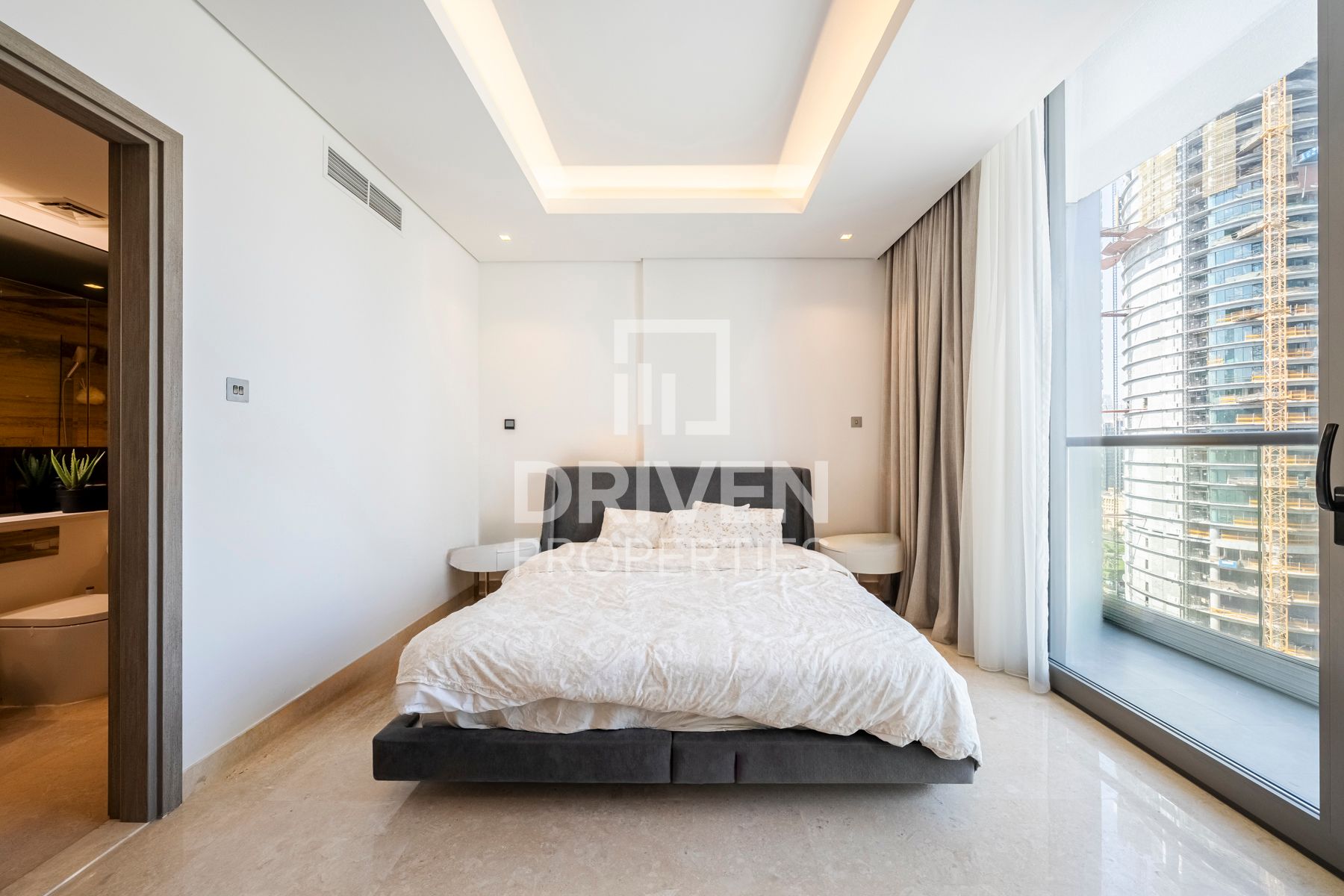 Amazing Burj Khalifa View Central Location