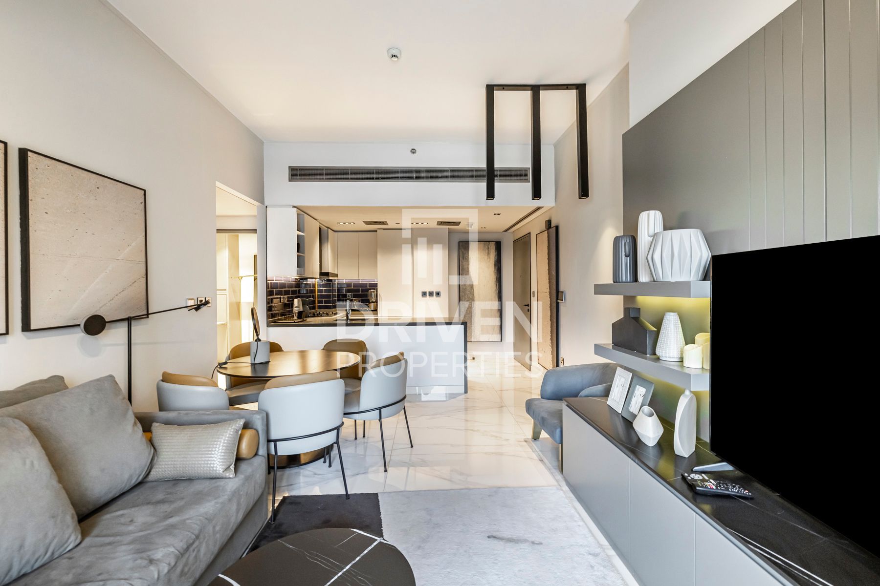 Distinctive Unit Desirable Location Vacant