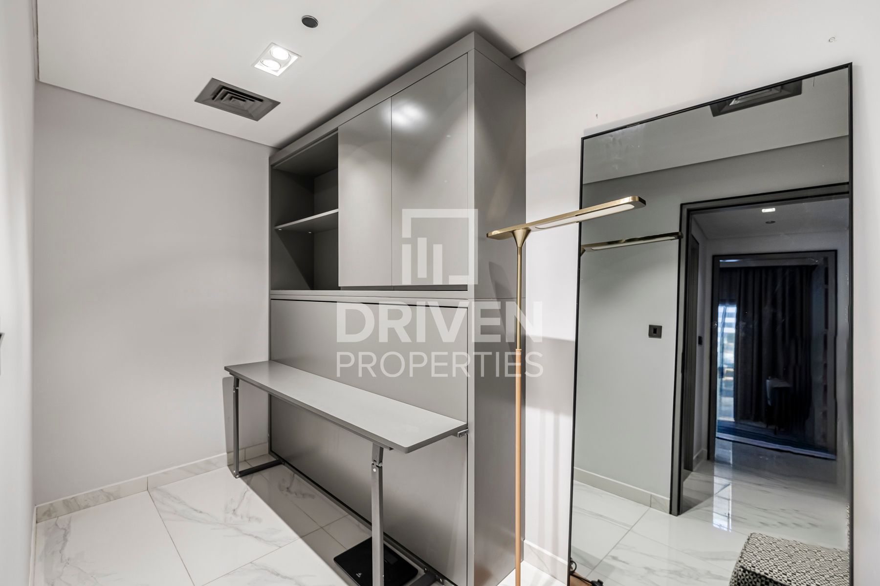 Distinctive Unit Desirable Location Vacant