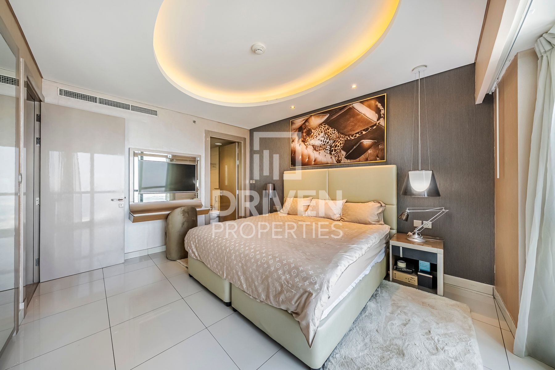 High Floor and Spacious Ready to move in