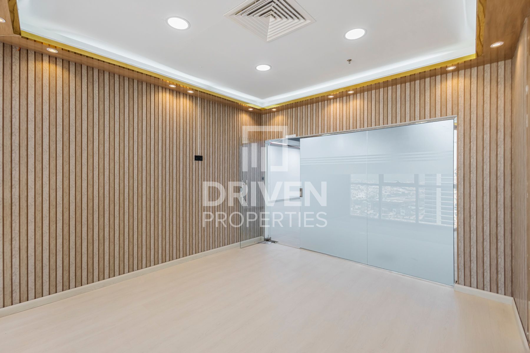 Office for Lease Near Metro Semi Furnished