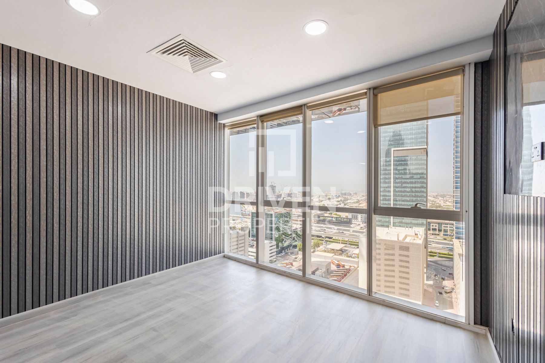 Office for Lease Near Metro Semi Furnished