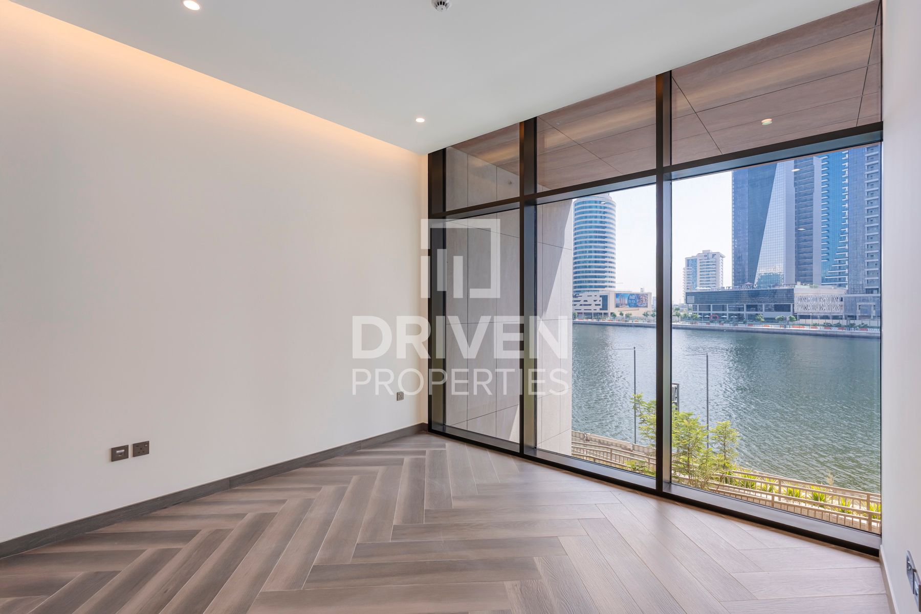 Loft Duplex Type plus Maids Room Canal View