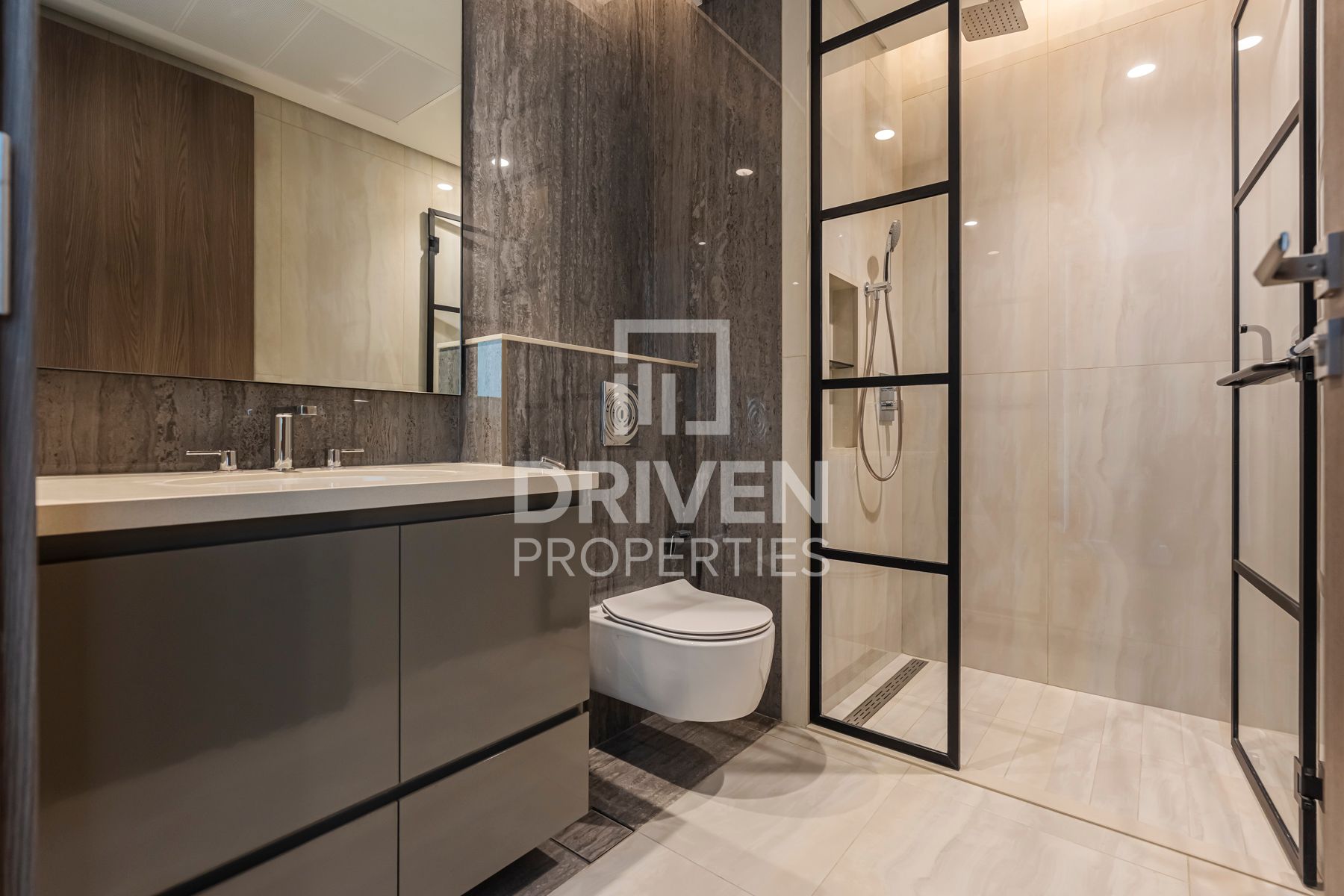 Loft Duplex Type plus Maids Room Canal View