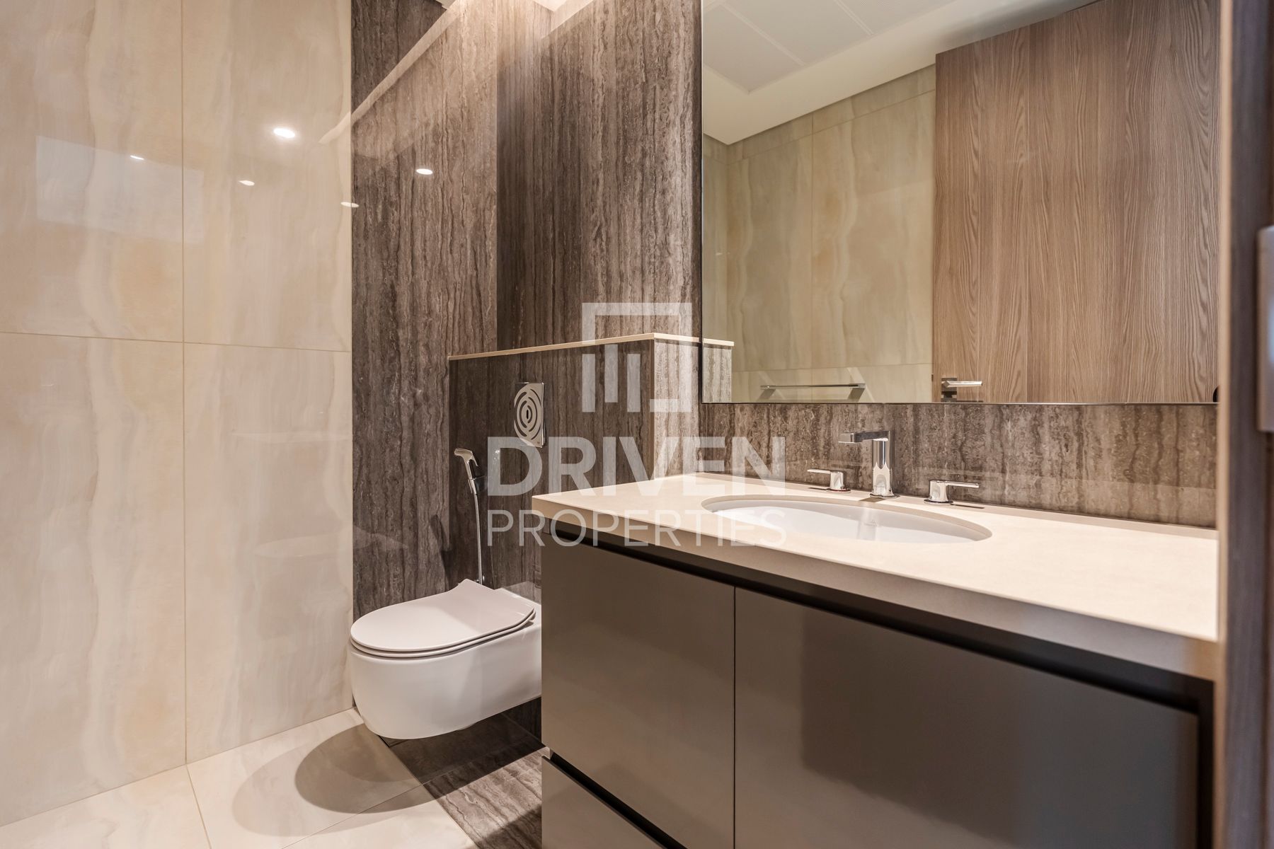 Loft Duplex Type plus Maids Room Canal View