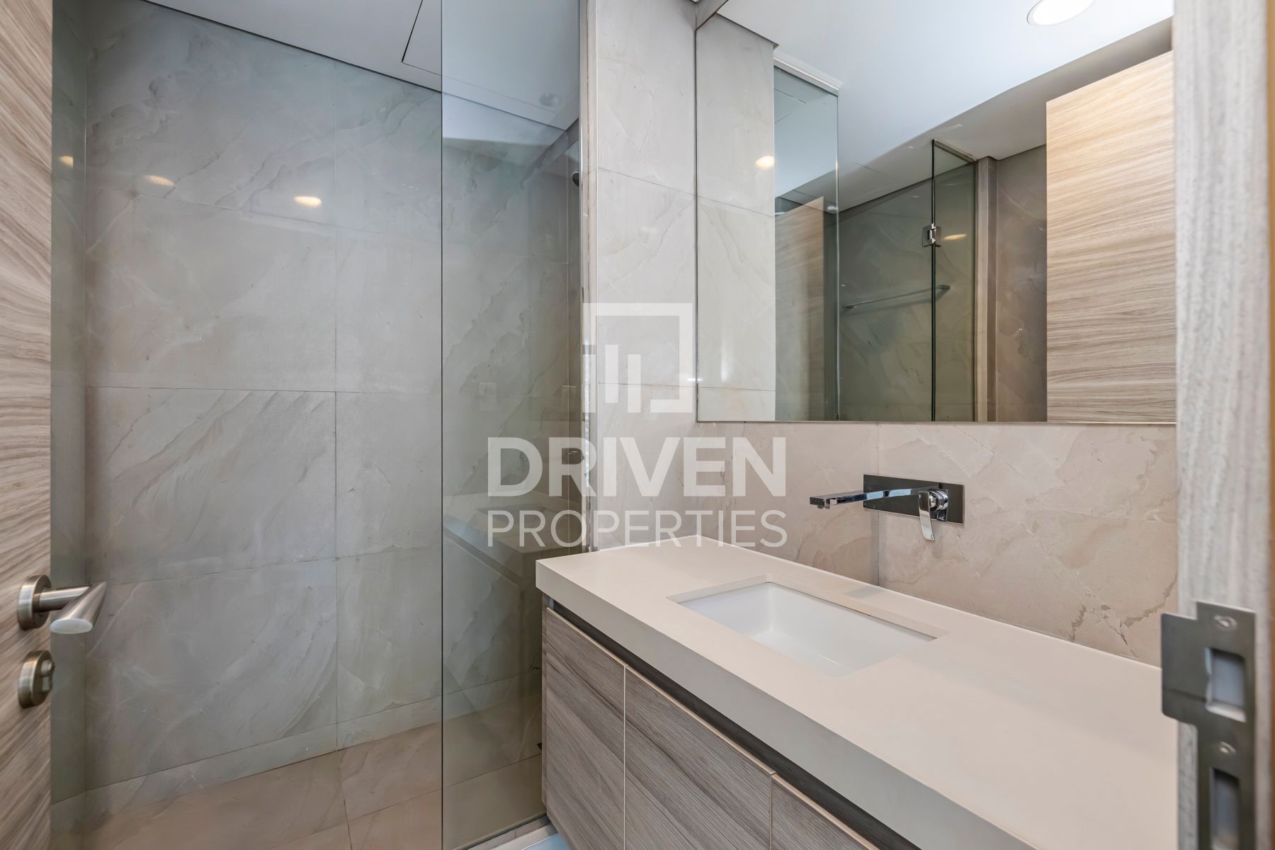 Prime Area High Quality Finishing Commodious